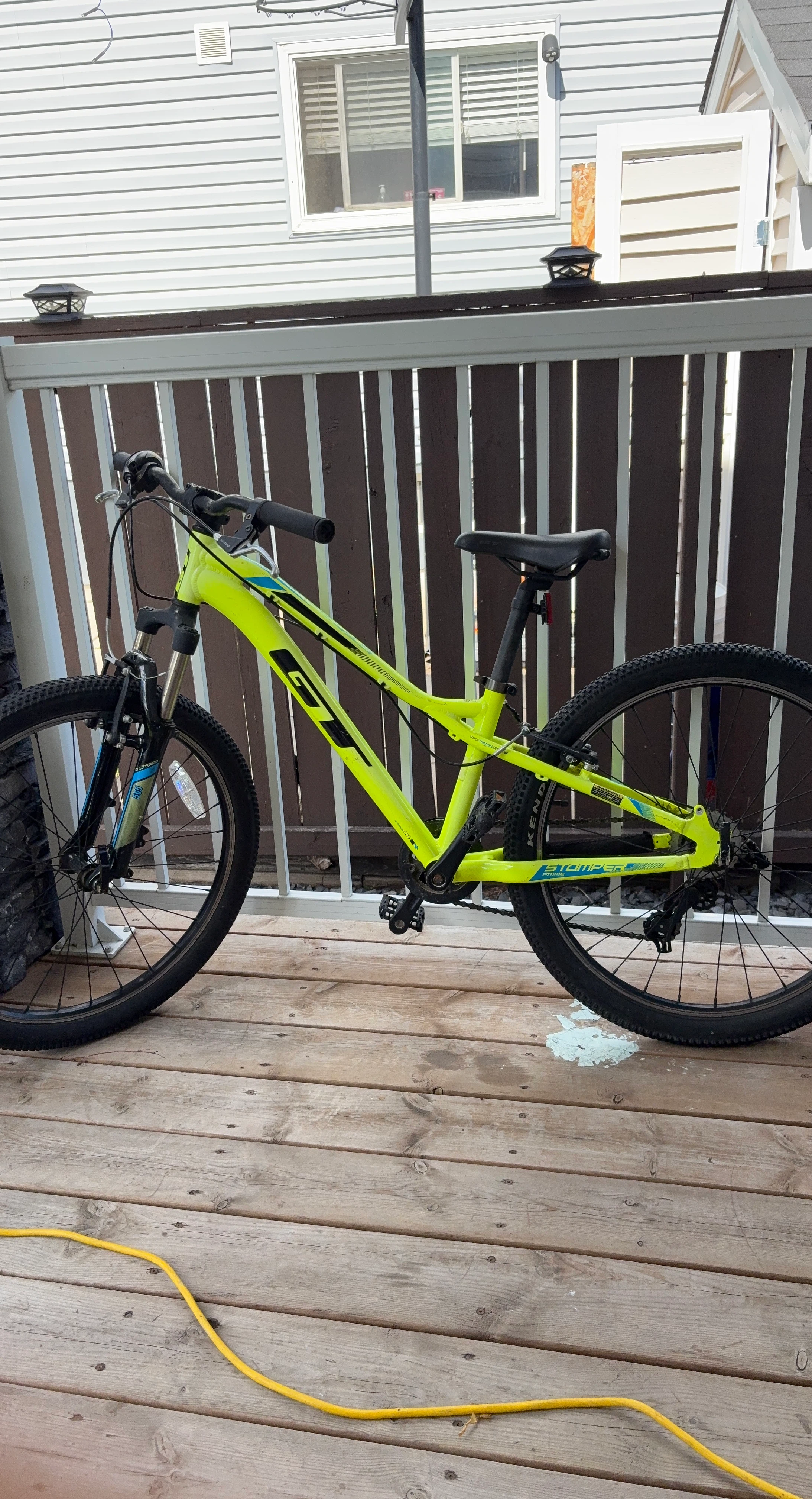 GT Stomper Prime Kids Mountain Bike