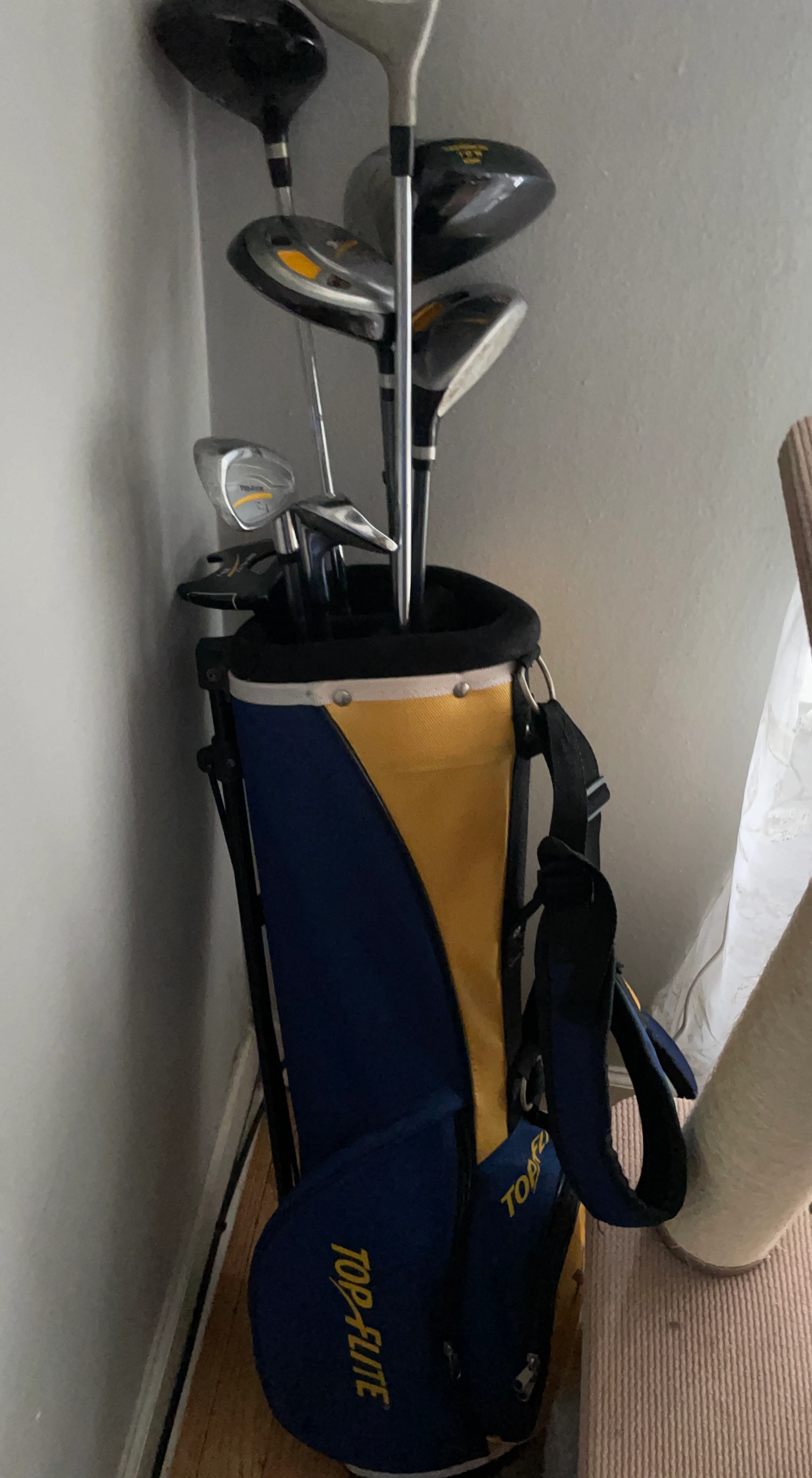 Top Flite XLJ Golf Club Set with Bag