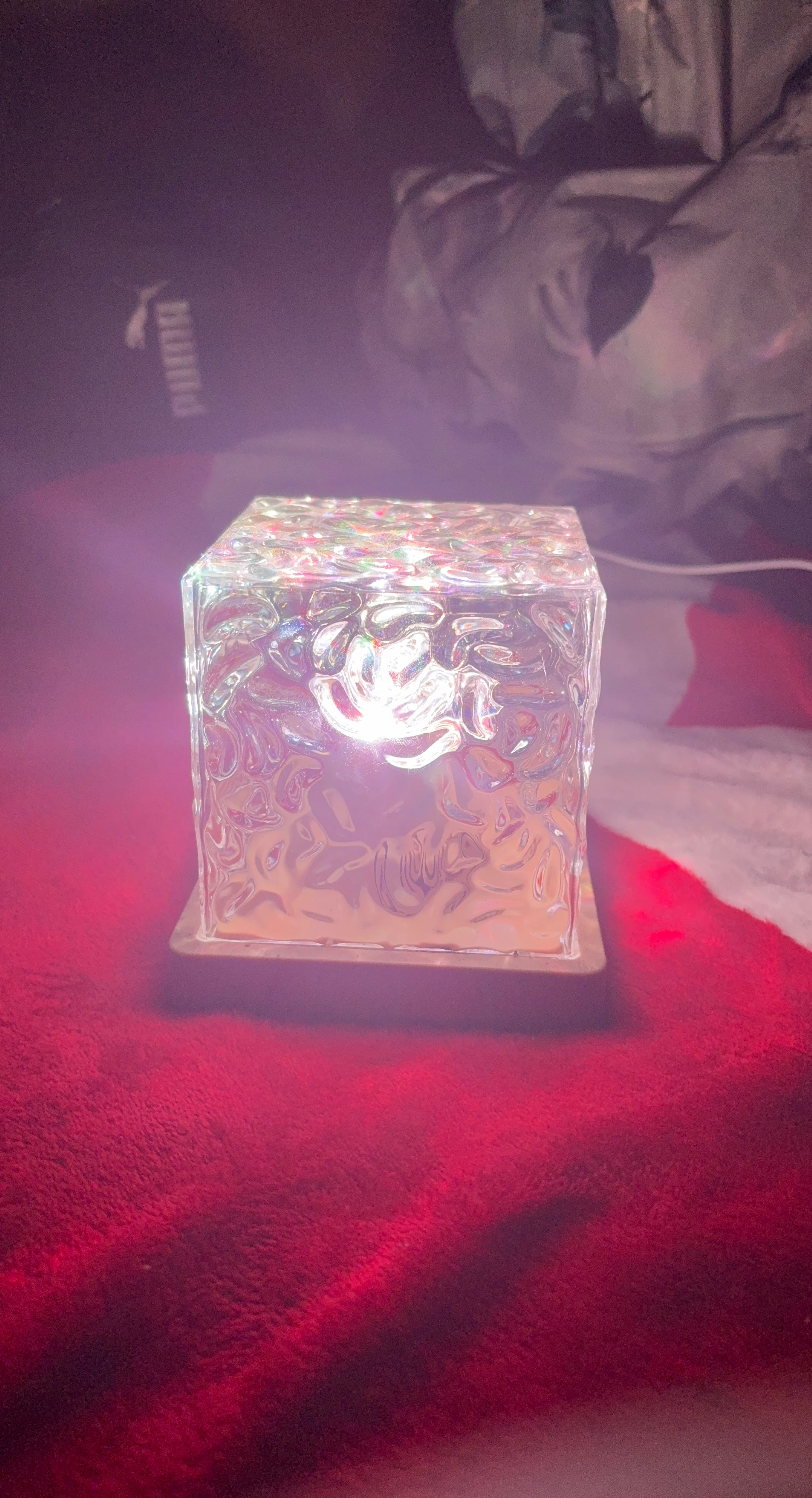 Cube shaped LED lamp