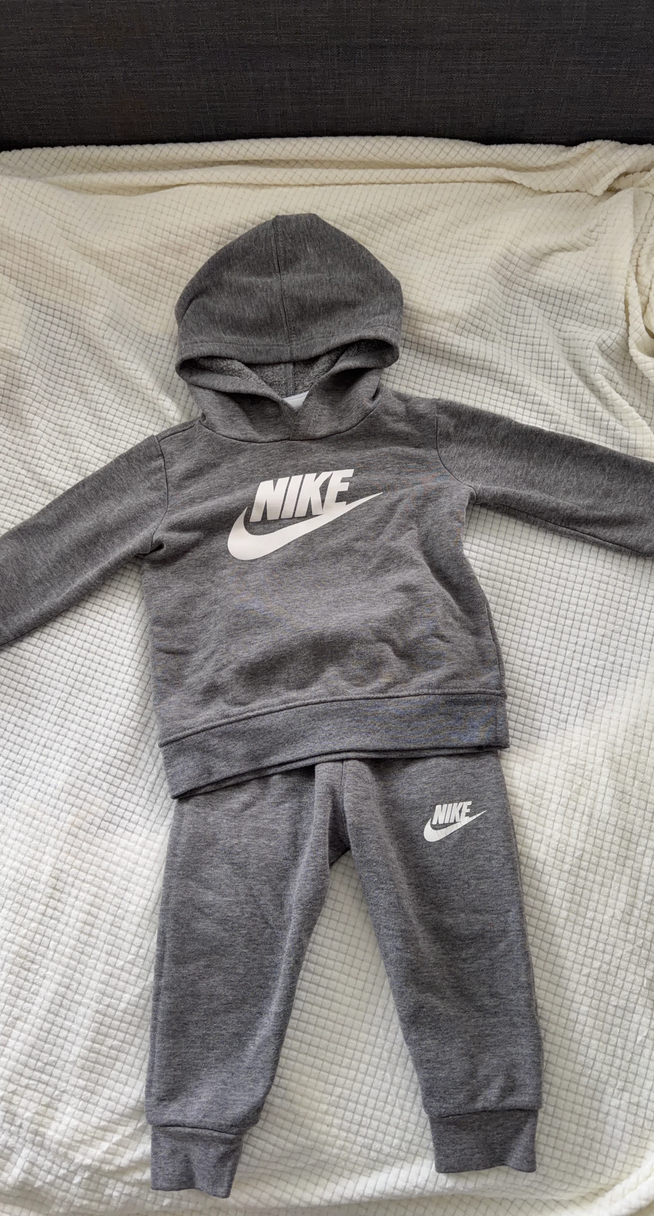 Nike baby Grey Hoodie and Sweatpants Set 12M