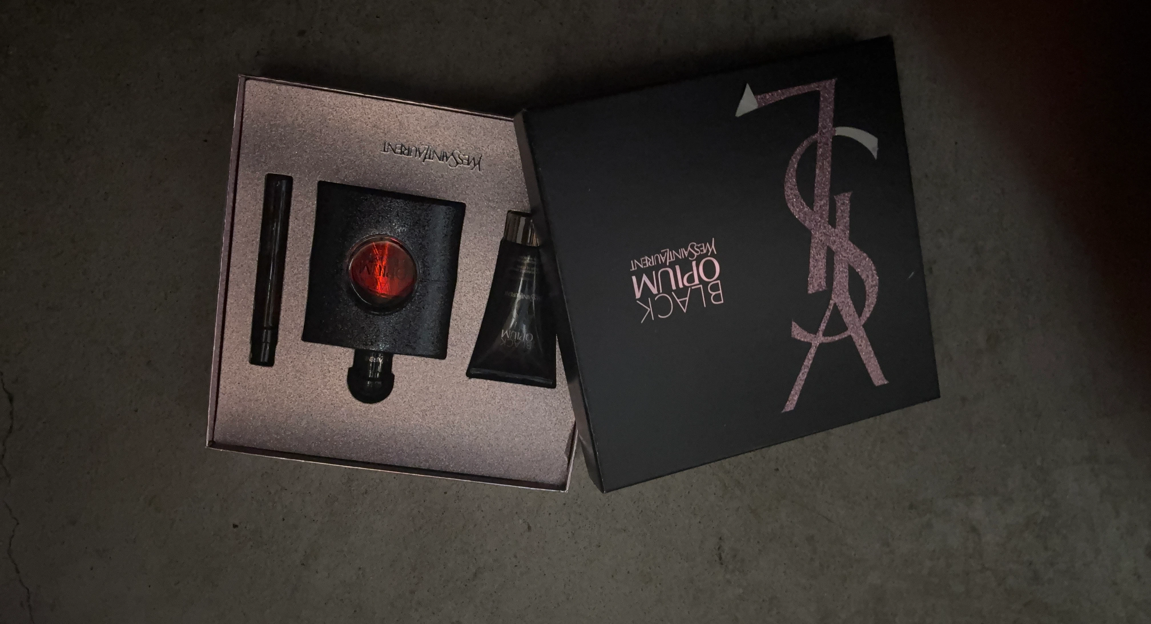 Yves Saint Laurent Black Opium Gift Set