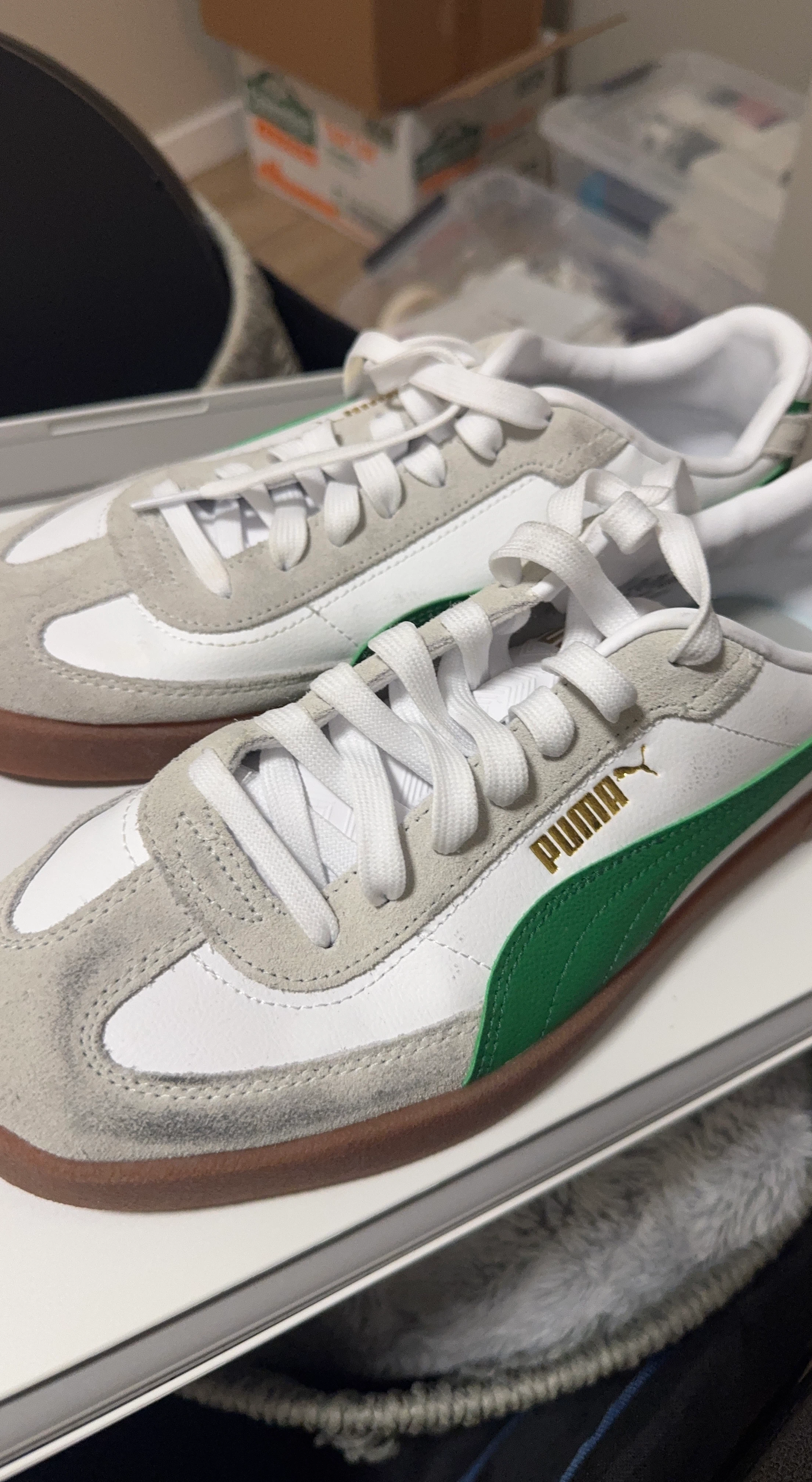 Puma low-top sneakers white green gum sole