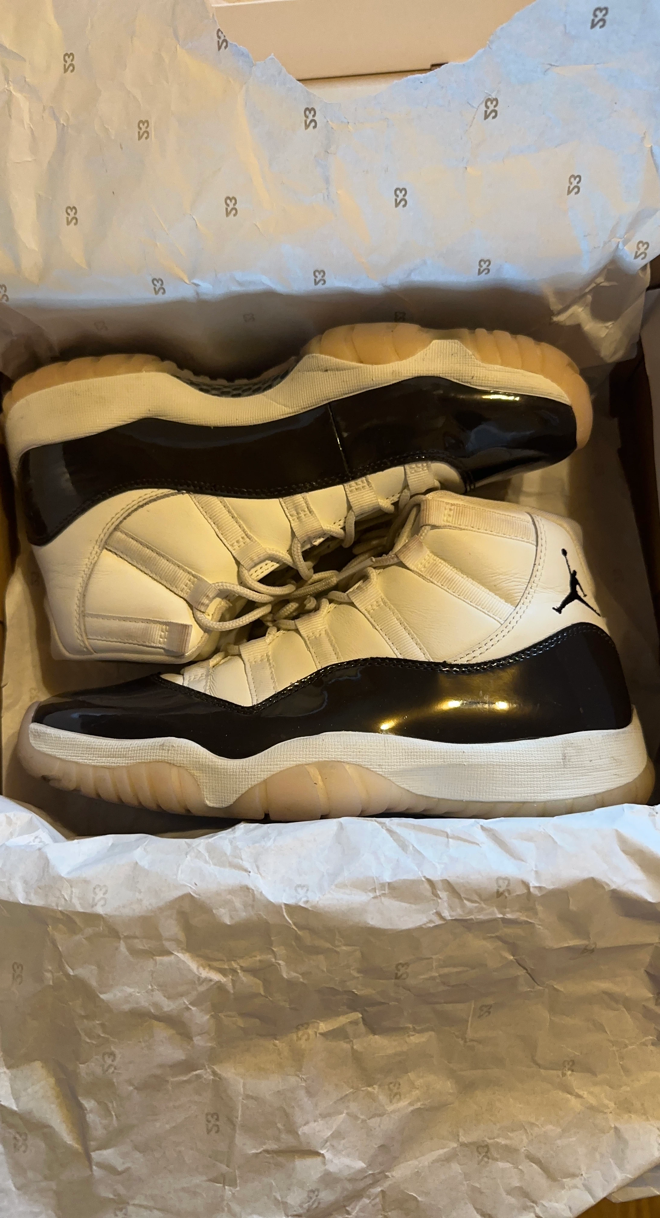 Air Jordan 11 "Neapolitan"