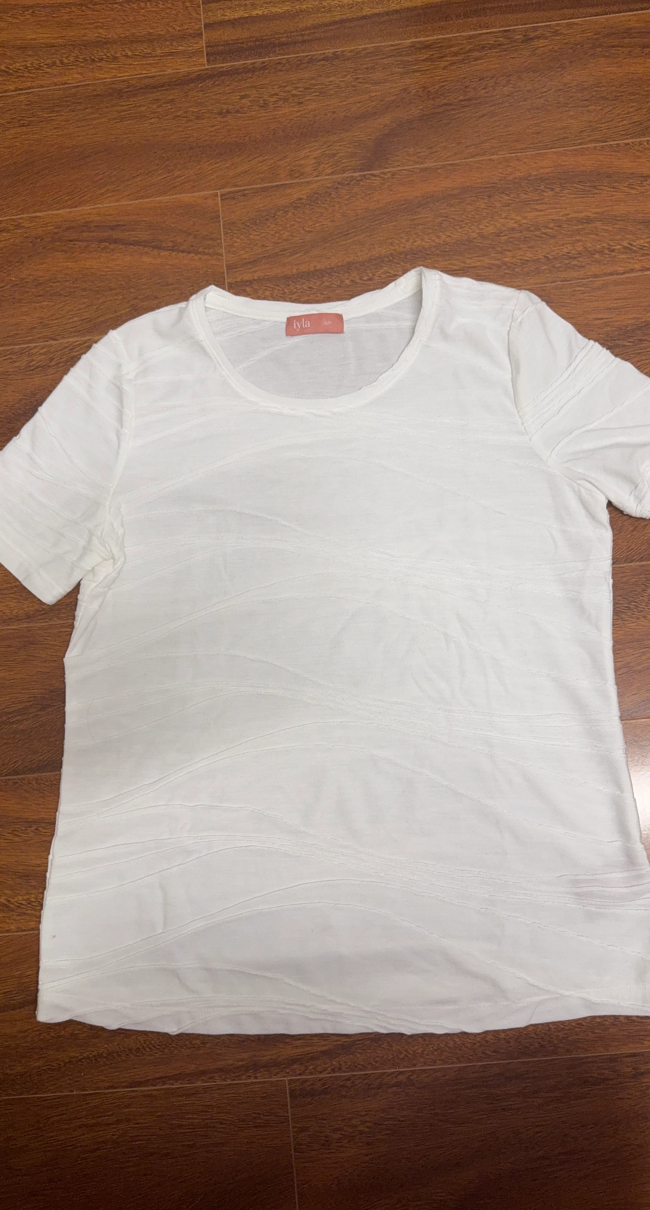 Iyla White Textured T-Shirt