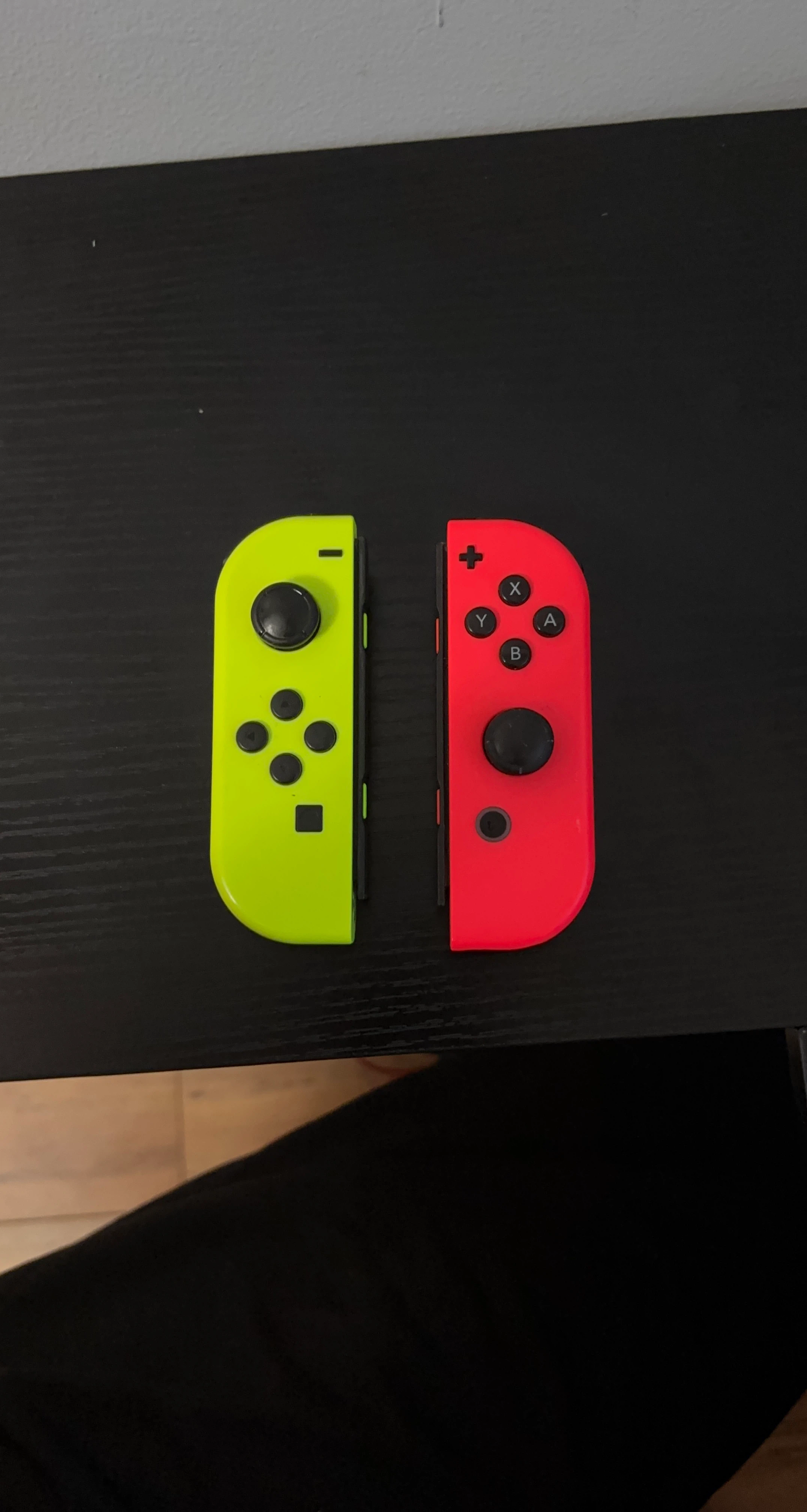 Nintendo Switch Joy-Con Controllers (Neon Red & Neon Green)