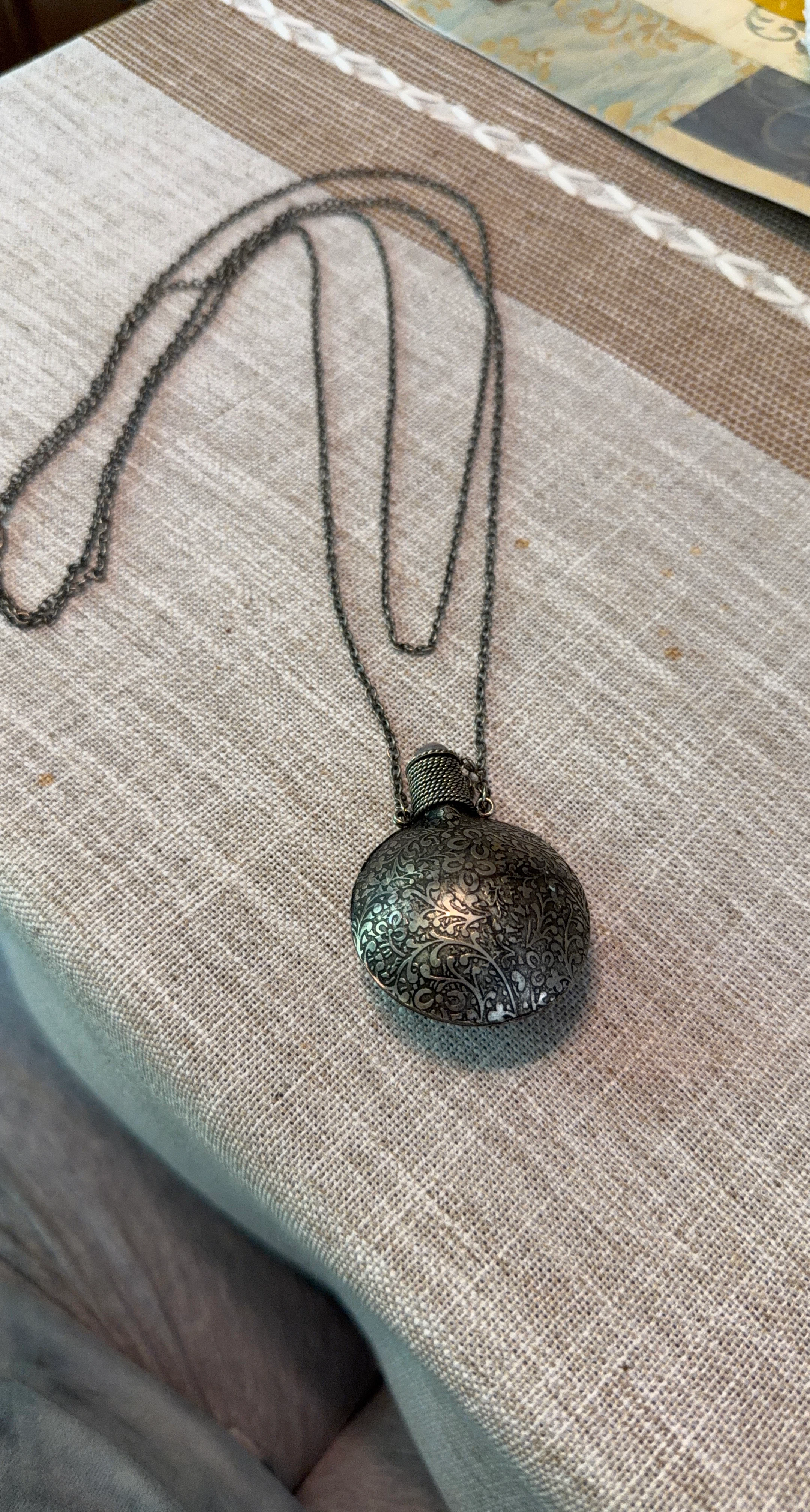 Vintage Ornate Etched Silver Tone Pendant Necklace