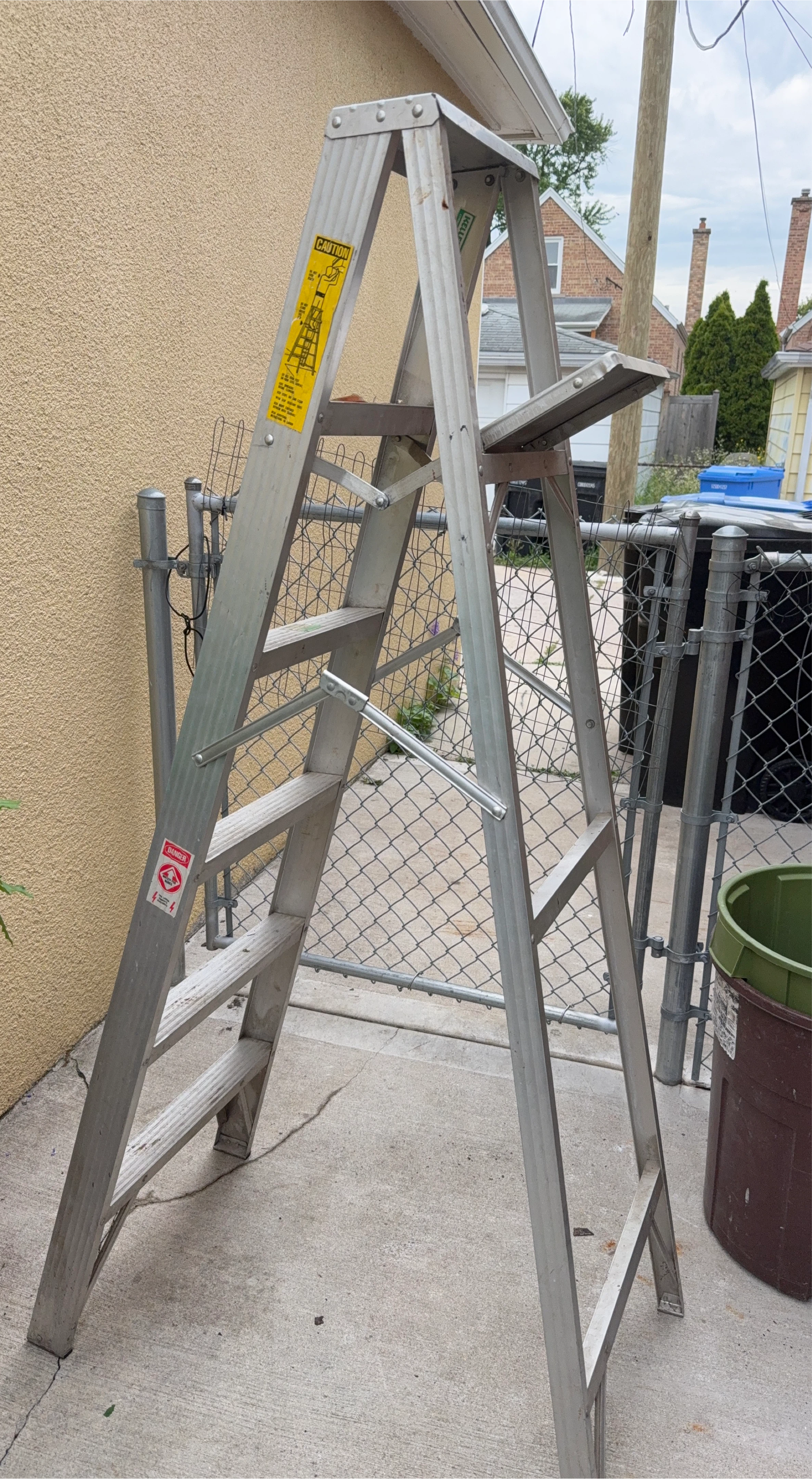 Louisville Ladder 6-Foot Fiberglass Step Ladder