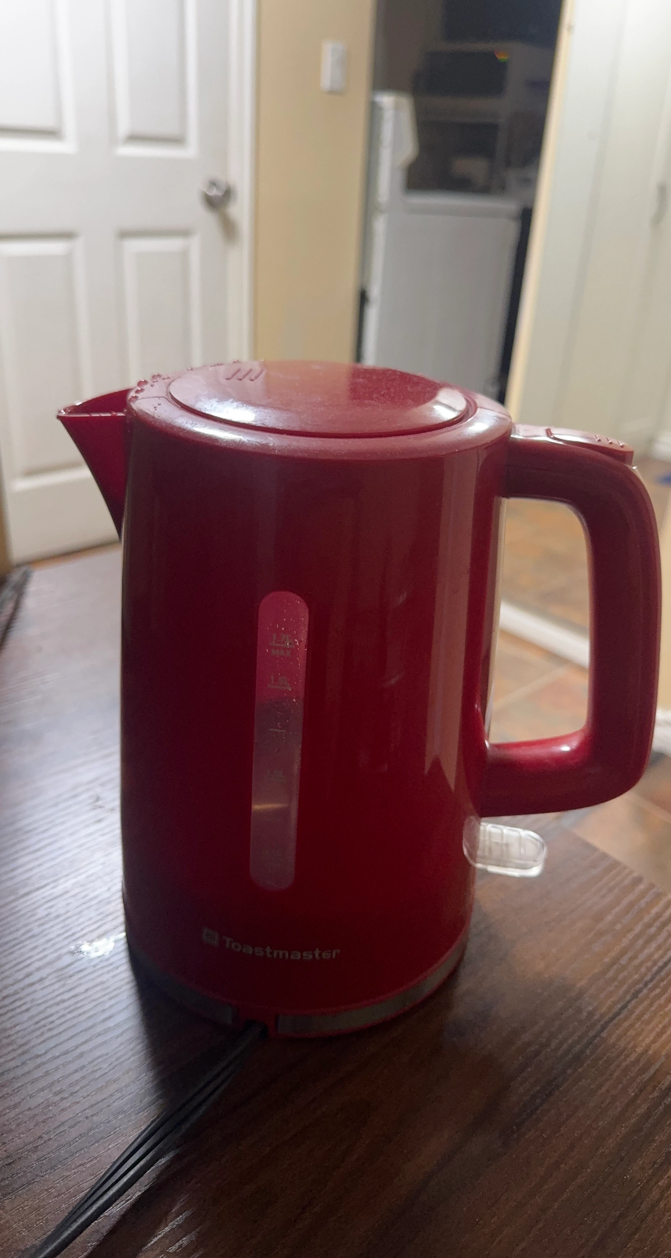 Red Toastmaster Electric Kettle