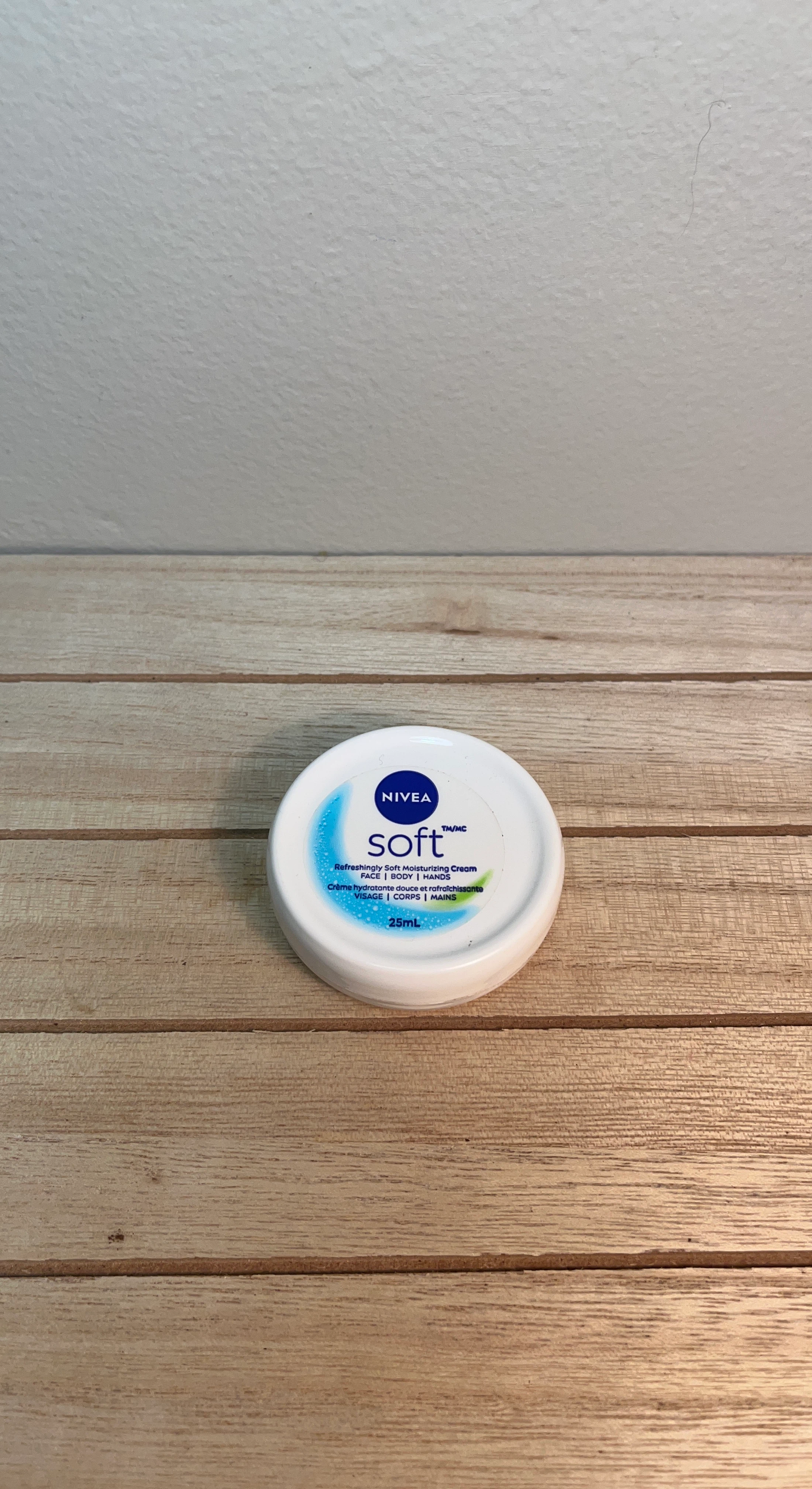 NIVEA Soft Refreshingly Soft Moisturizing Cream 25mL