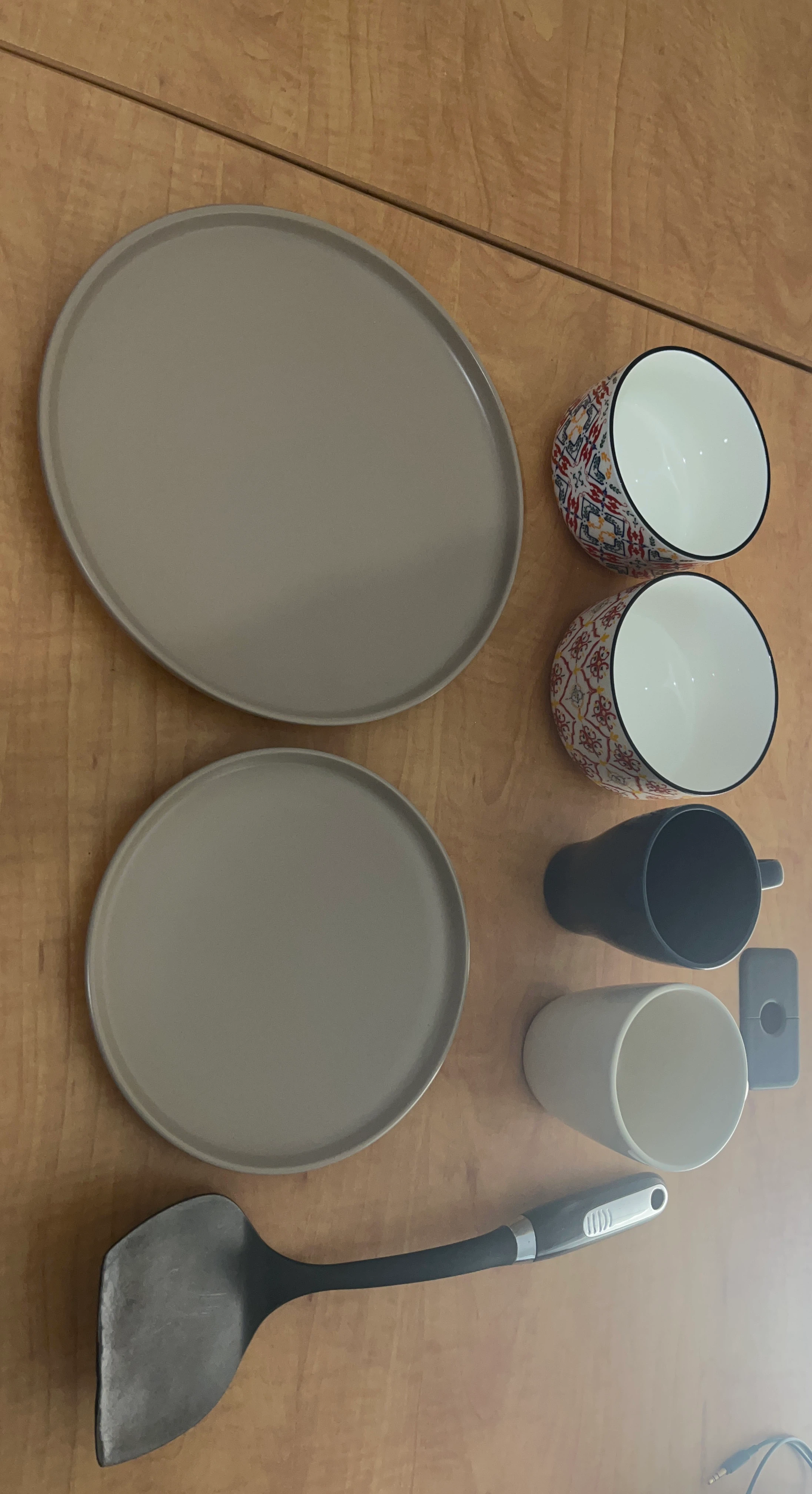 Plates, mugs and bowls