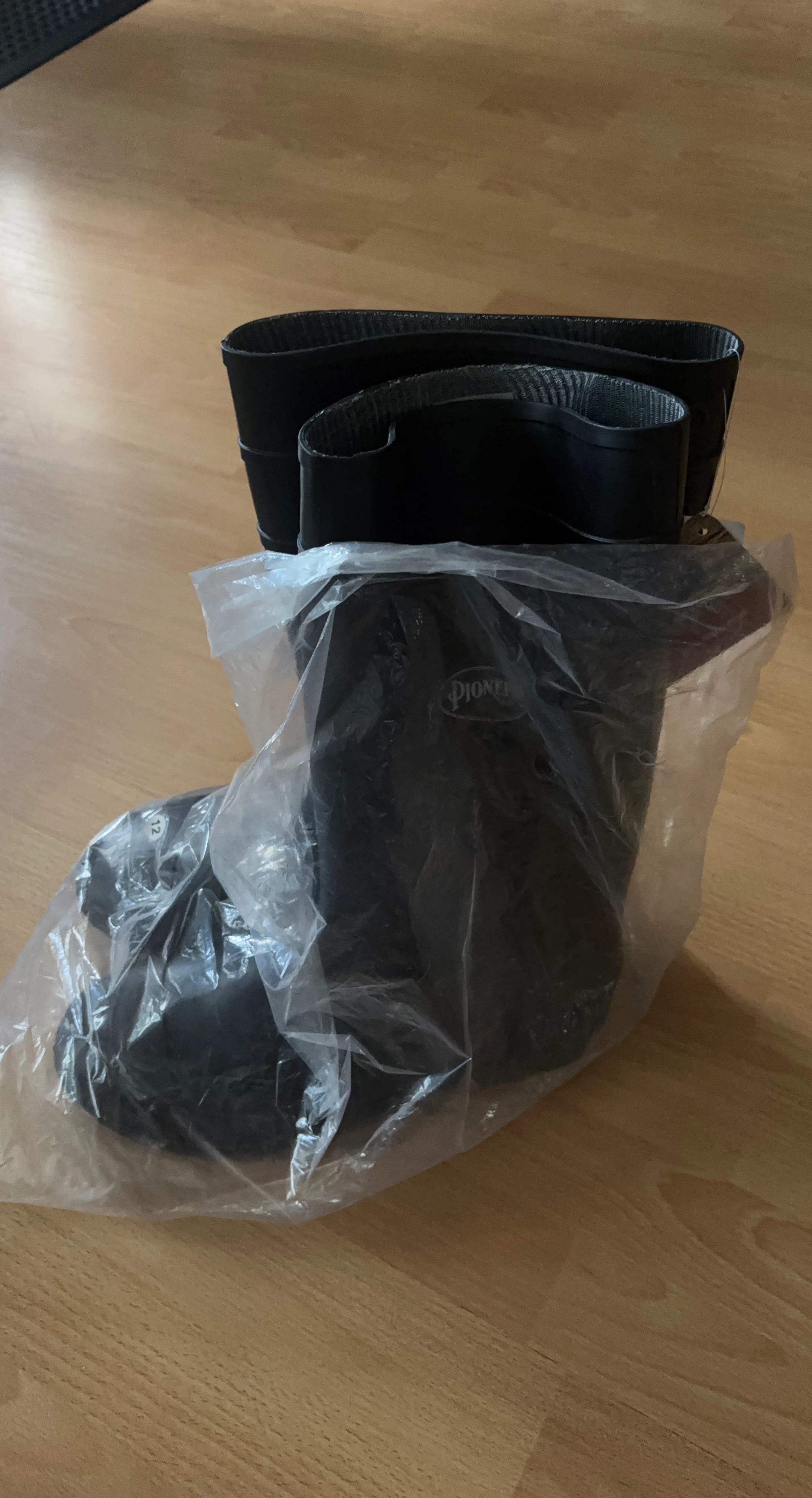 Pioneer Black Rubber Boots Size 12