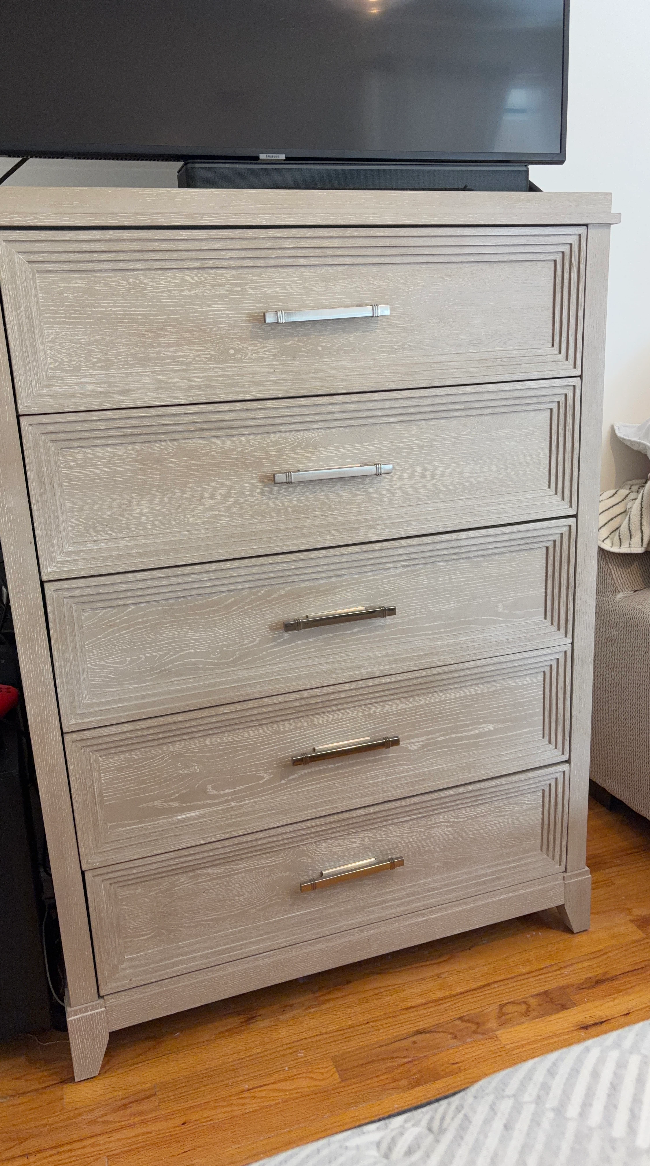 5-Drawer Chest Dresser