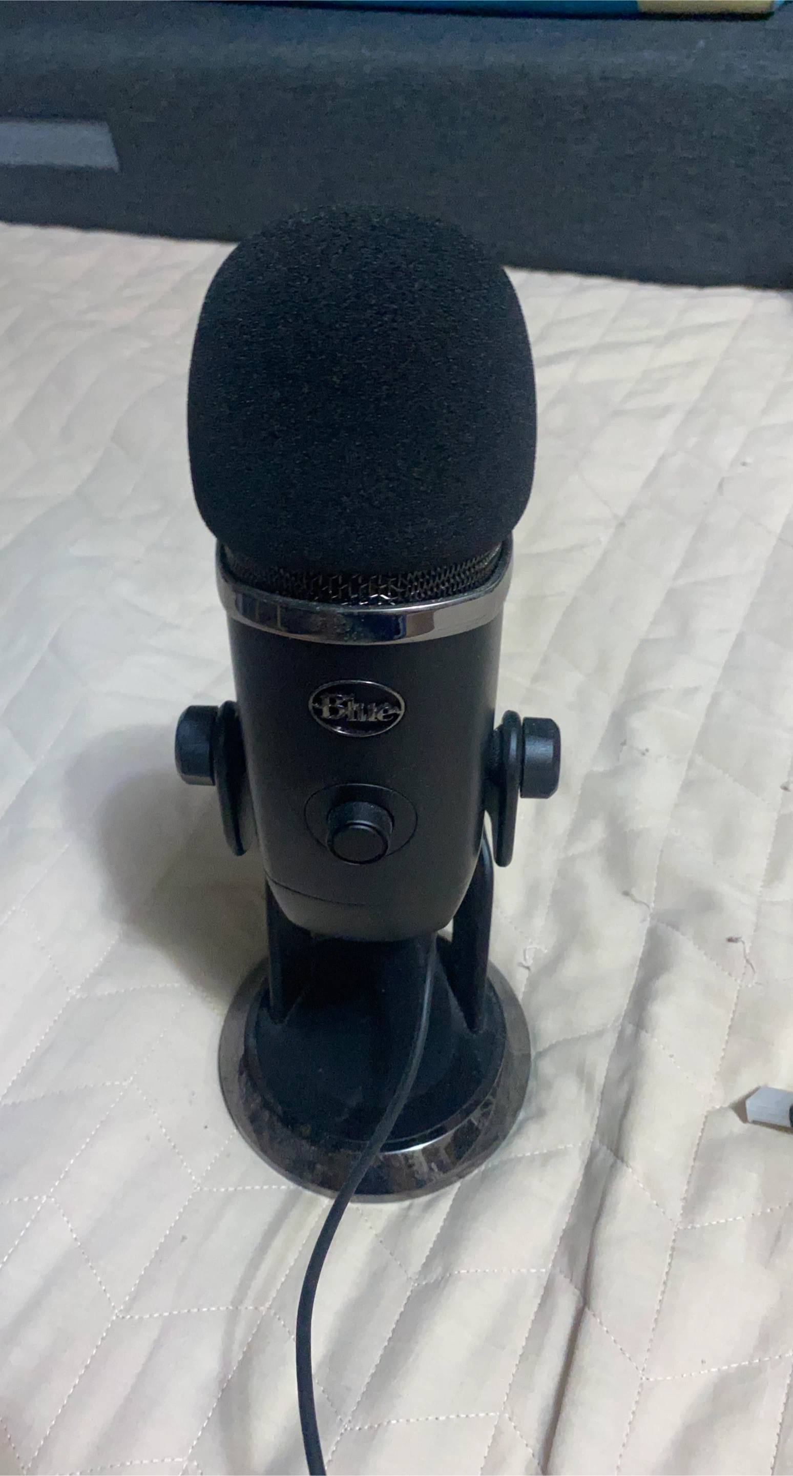 Blue Yeti USB Microphone - Blackout Edition