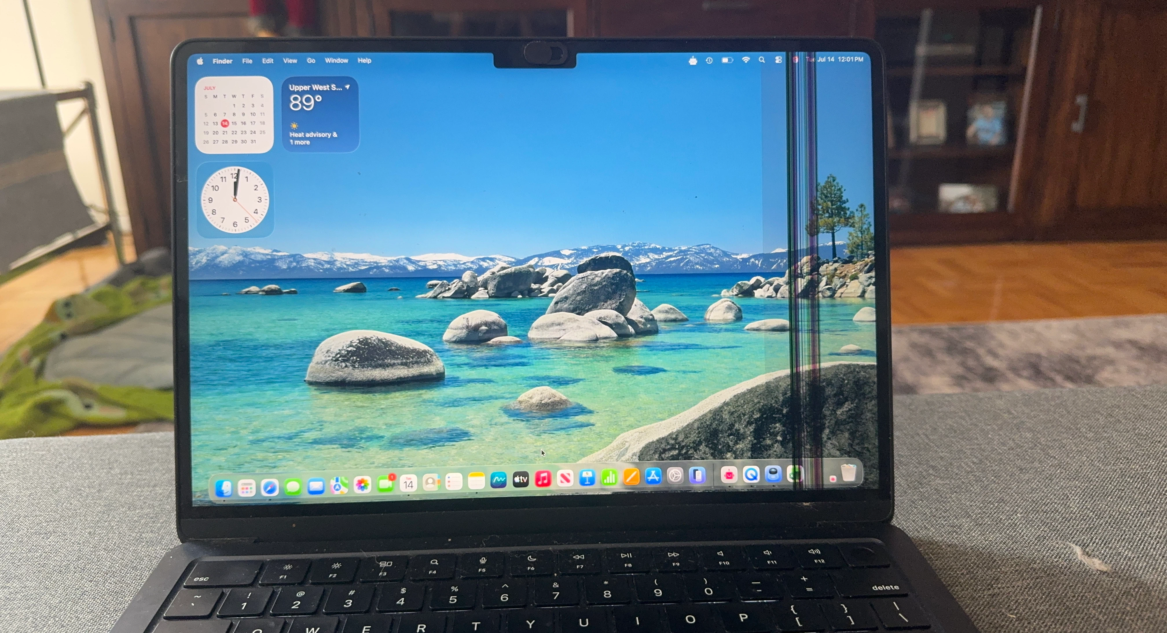 Apple MacBook Pro (Damaged Screen)