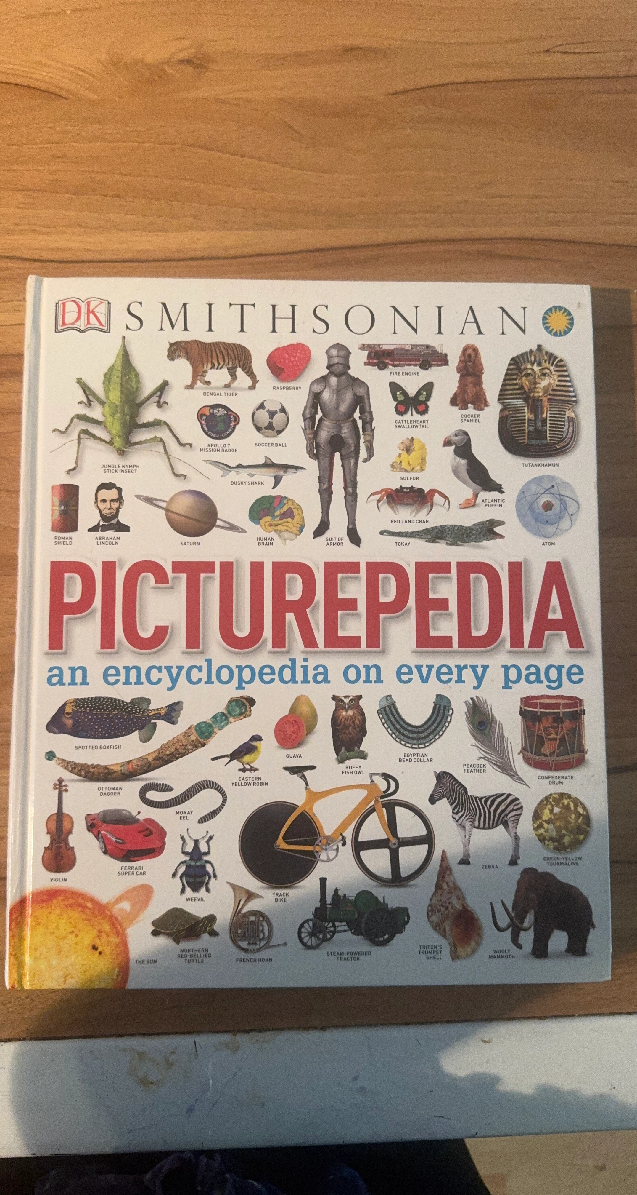 DK Smithsonian Picturepedia: An Encyclopedia on Every Page
