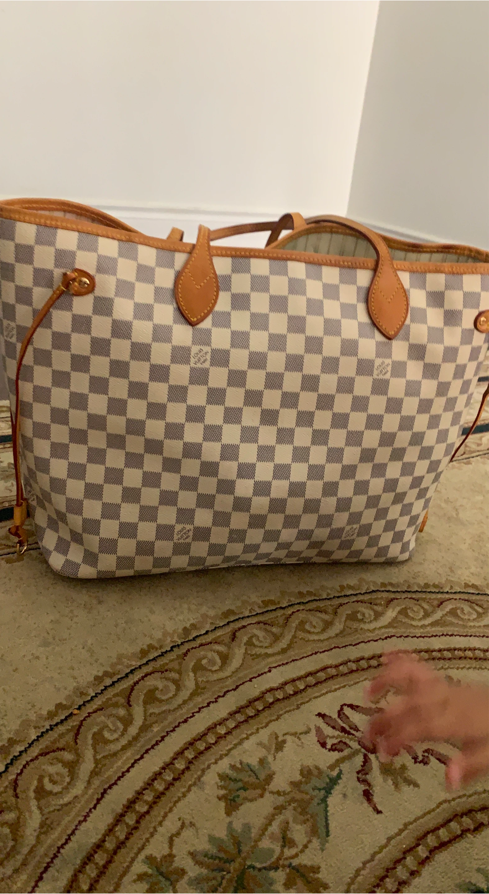 Louis Vuitton Neverfull Tote Bag