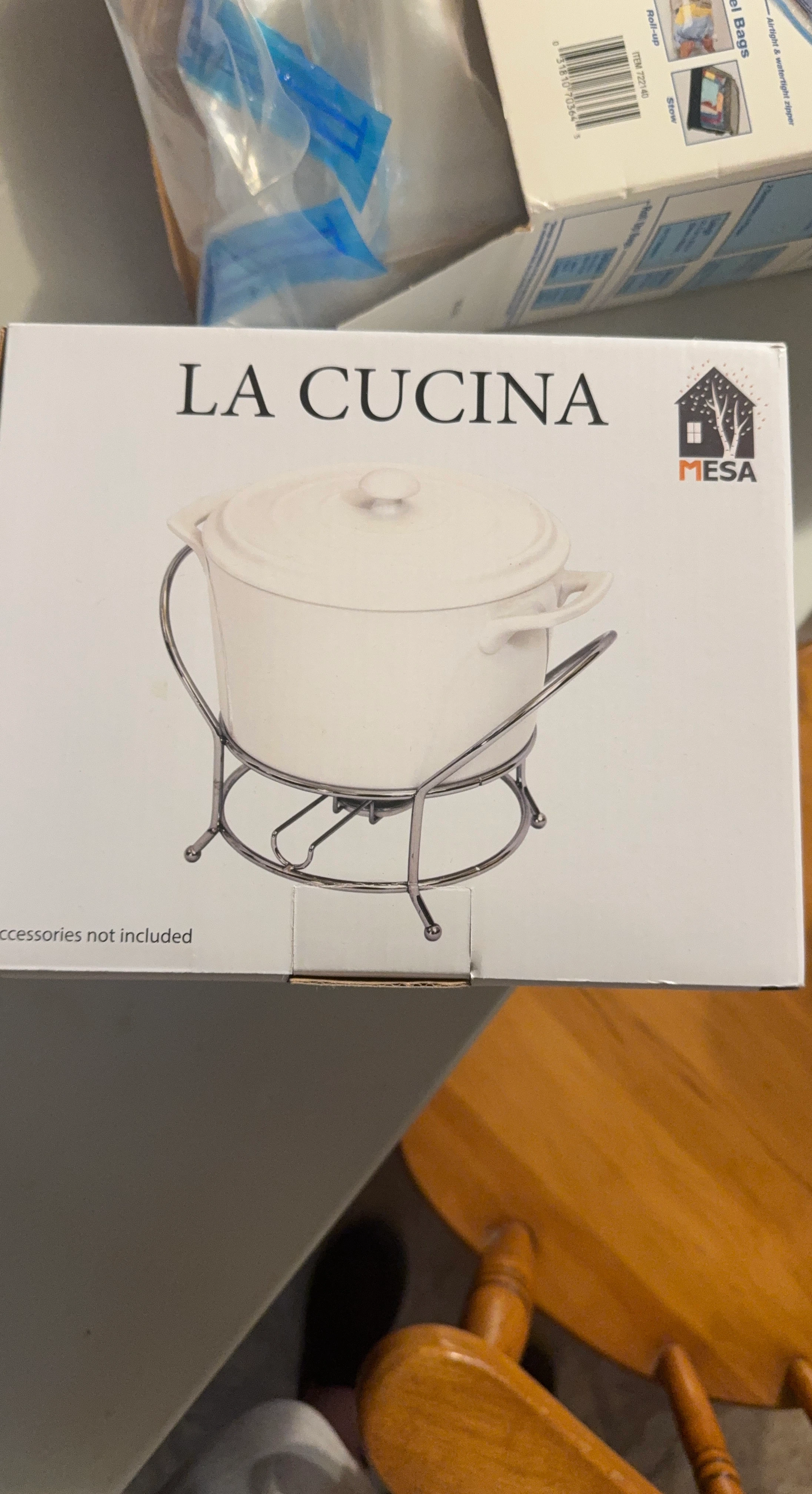 La Cucina Mesa Fondue Pot with Stand