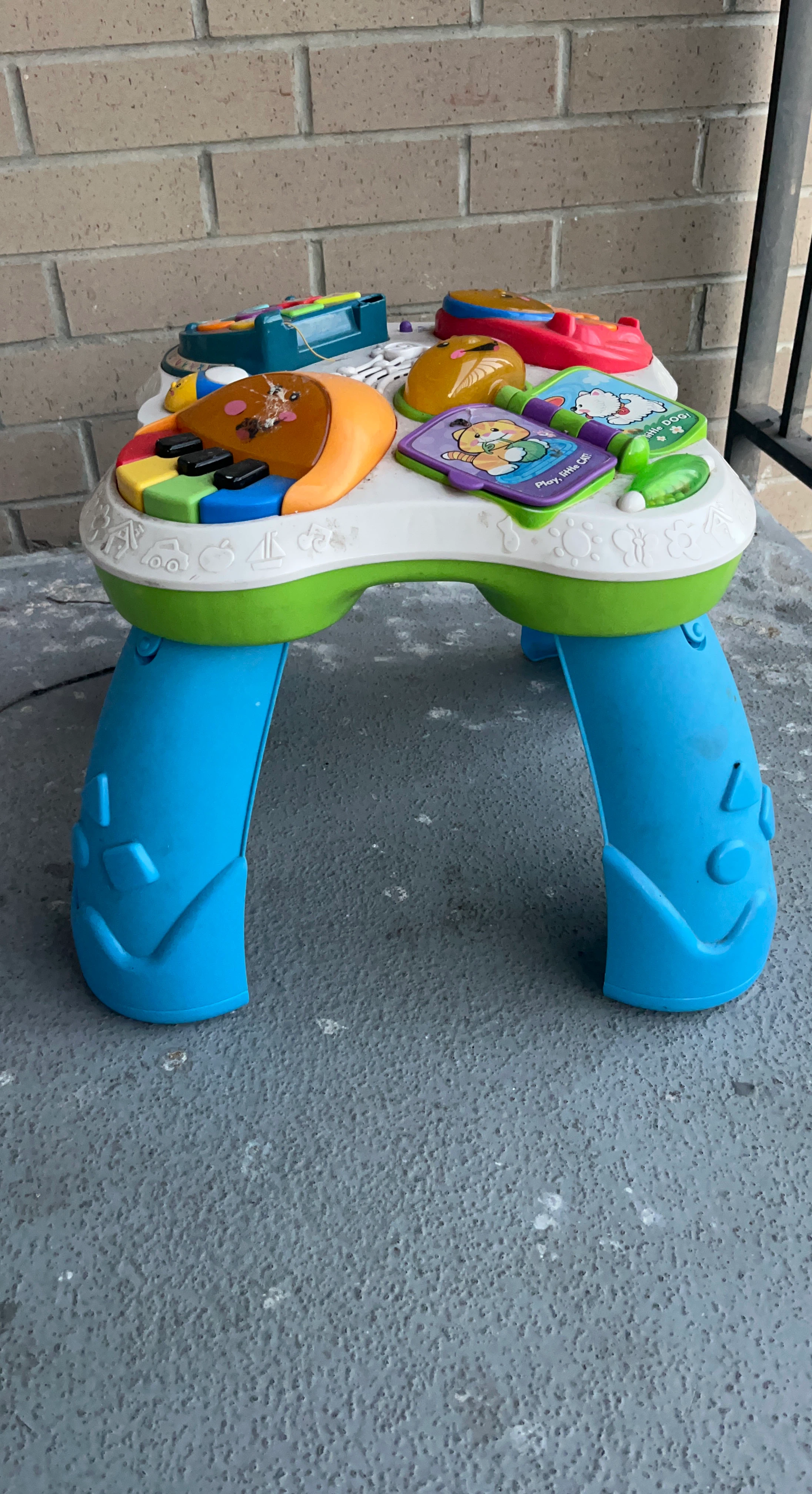 Fisher-Price Laugh & Learn Activity Table