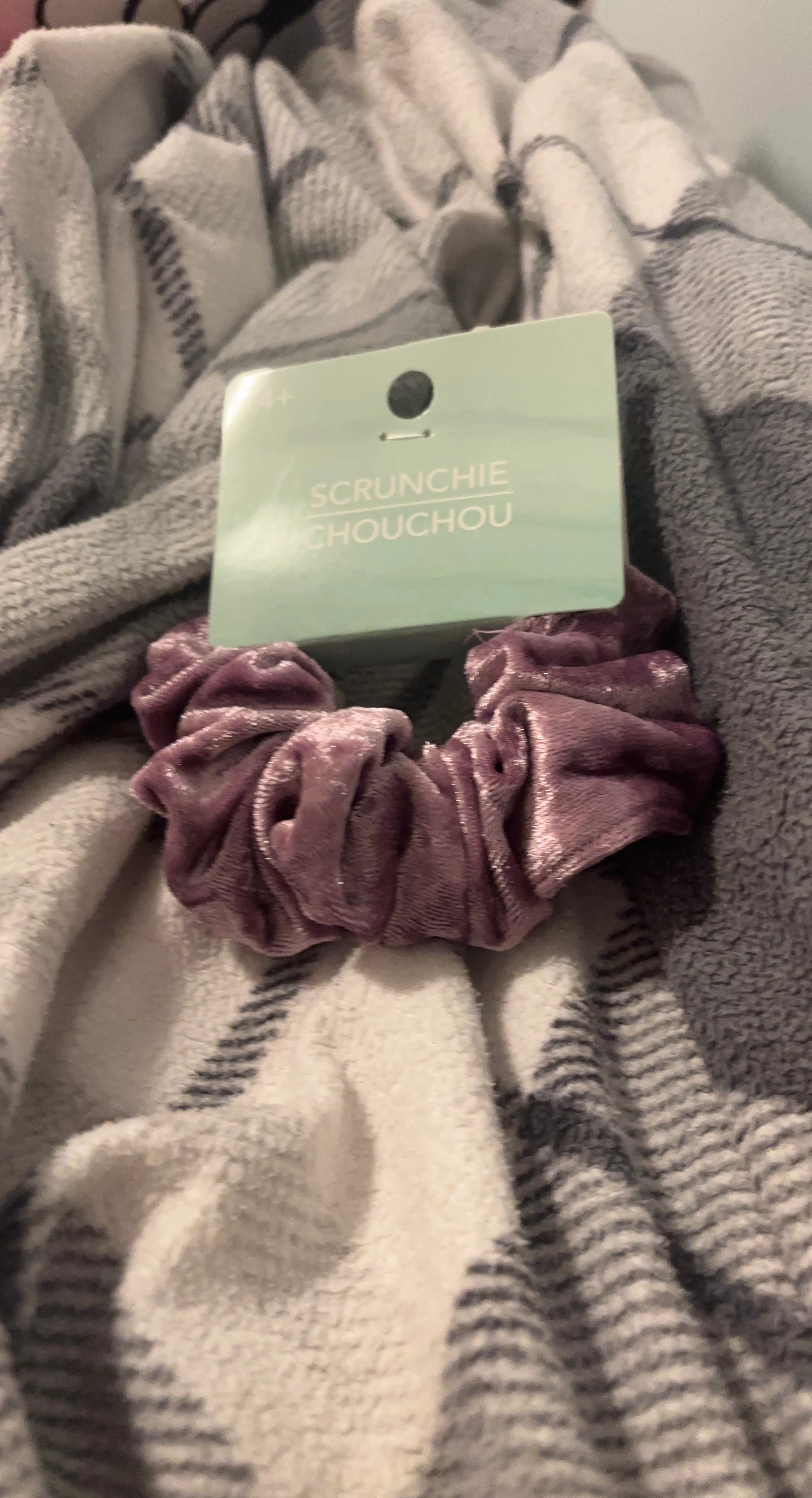 Velvet Scrunchie - Pink