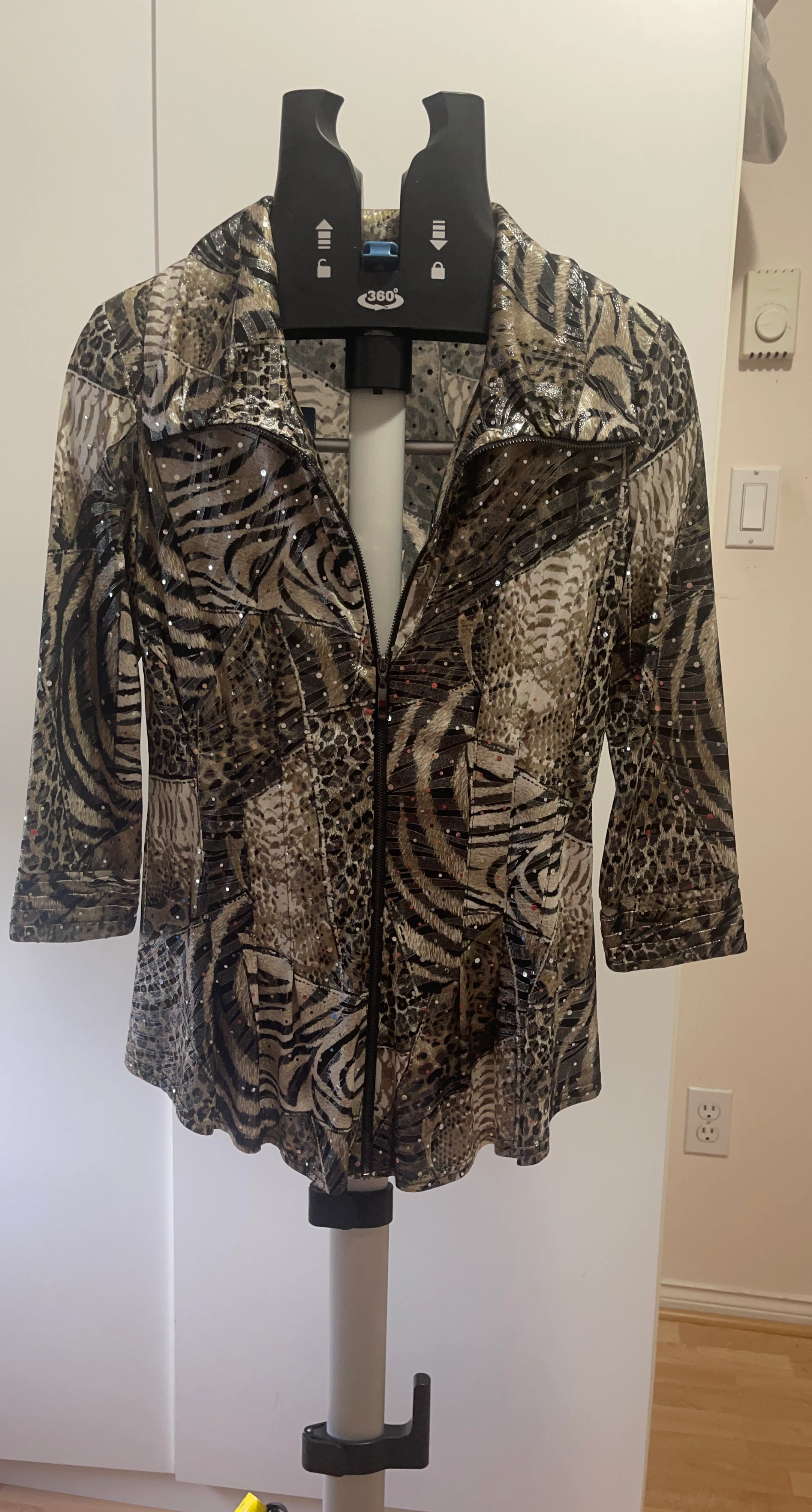 Women's Sparkly Animal Print Zip-Up Jacket