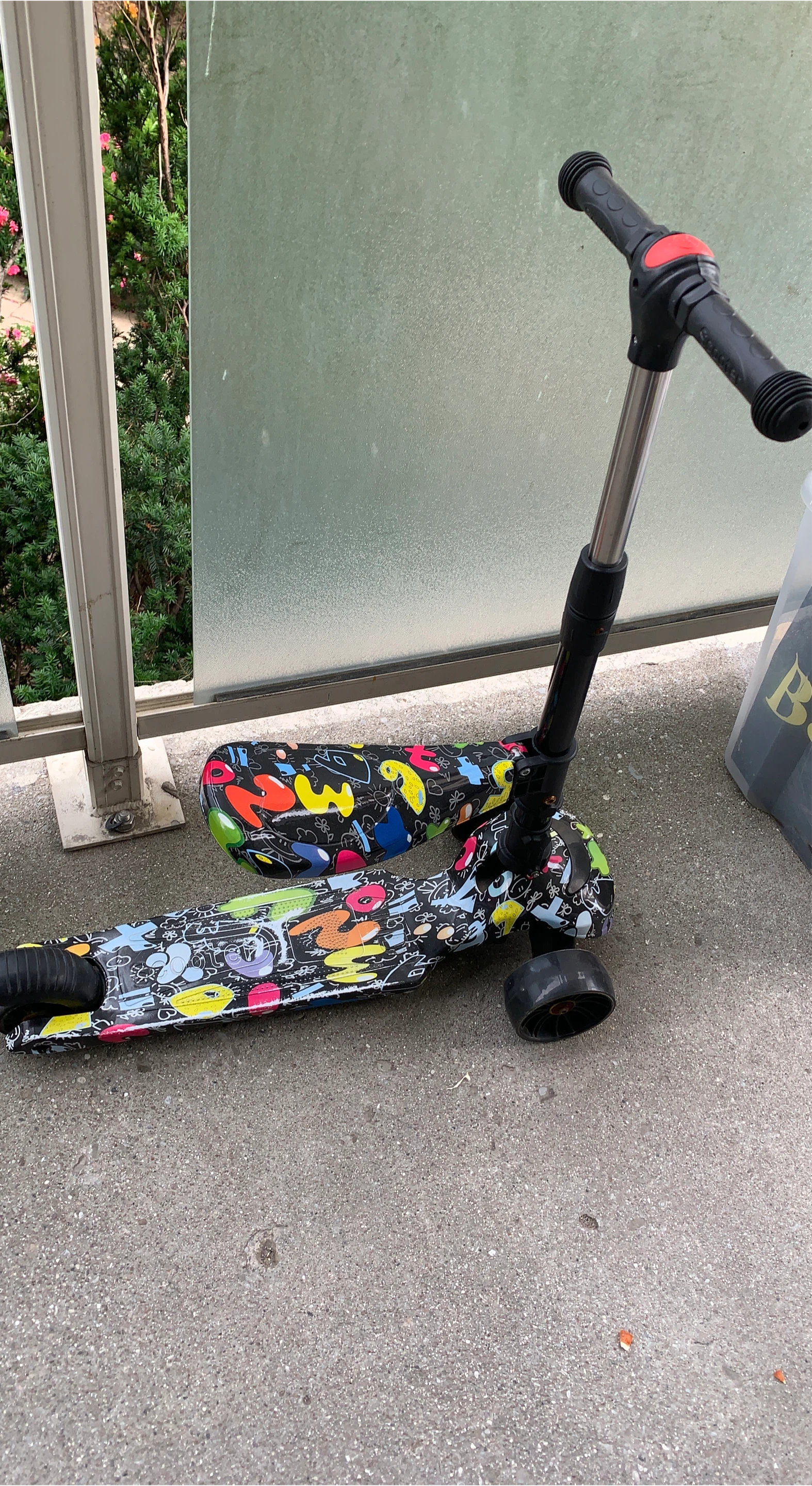 Kids Scooter with Fun Graffiti Design
