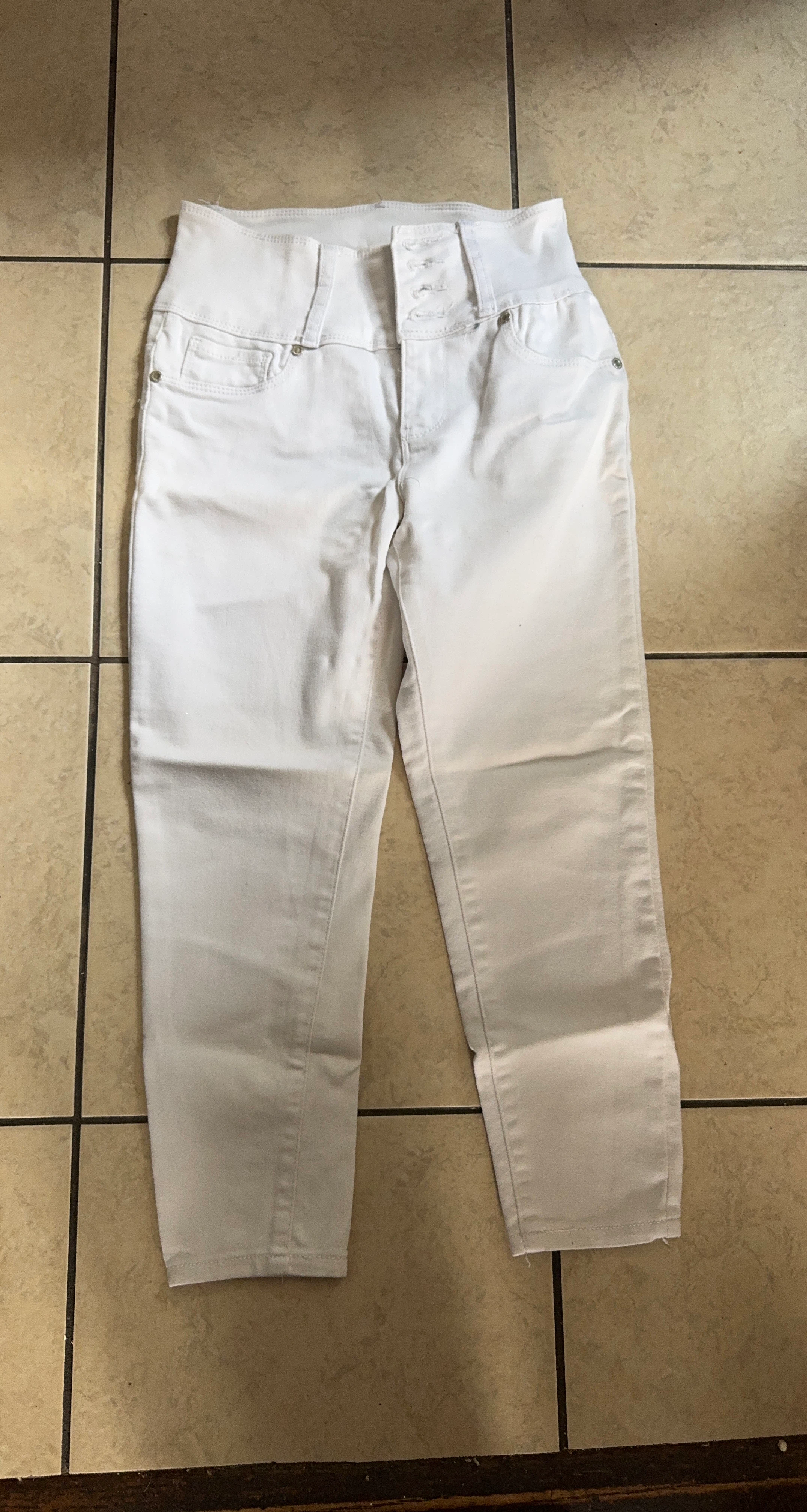 White High-Waisted Jeans