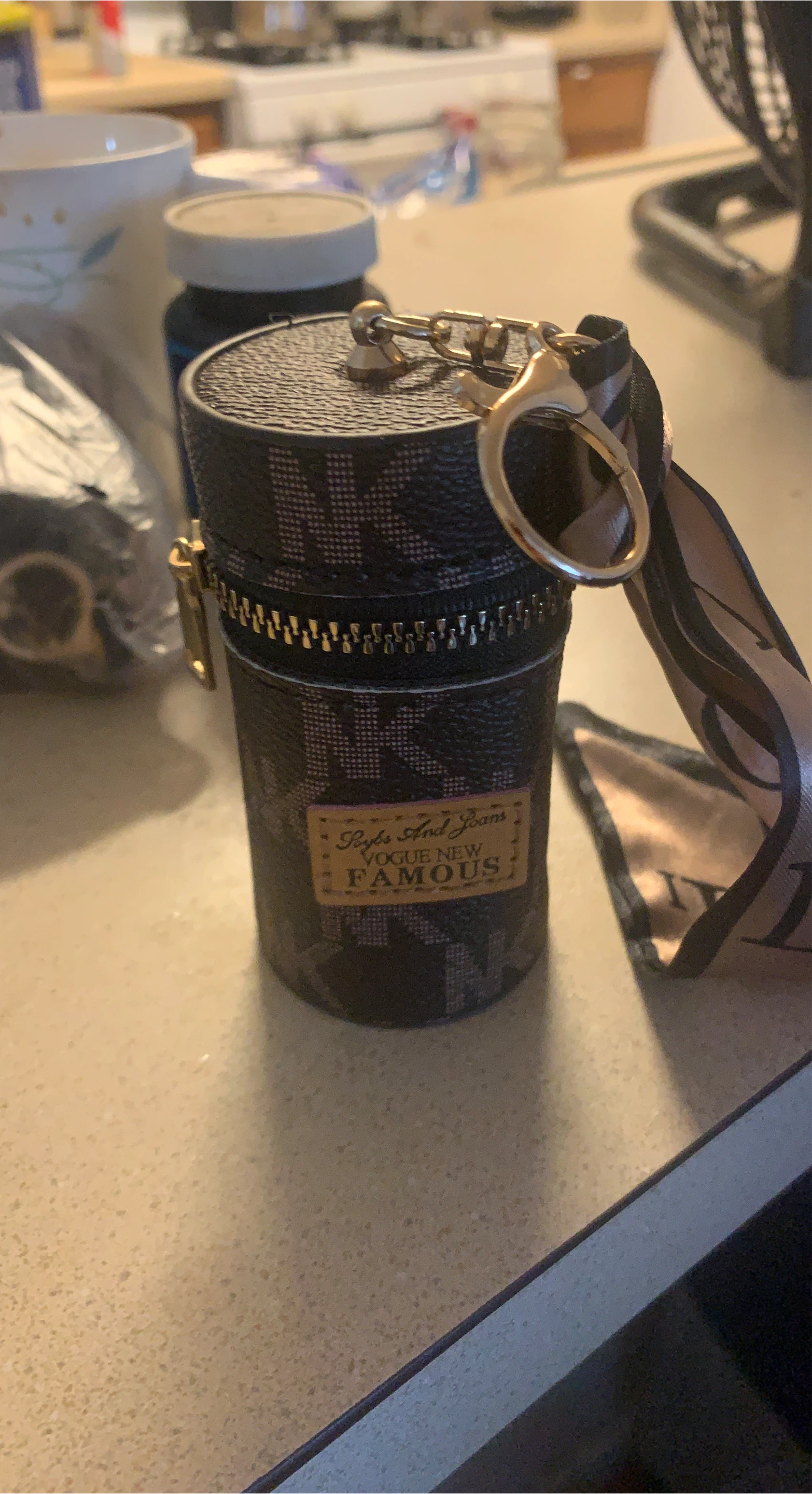 Vogue New Famous Cylindrical Pouch
