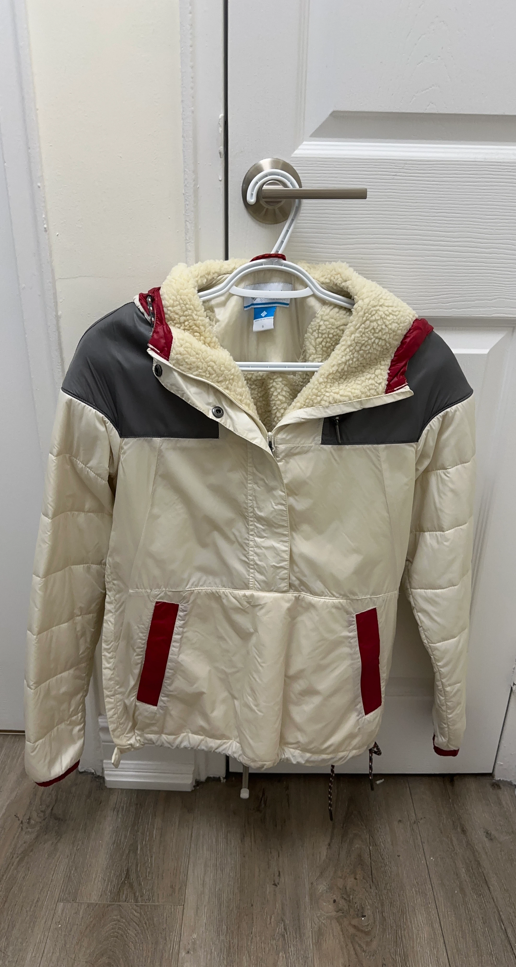 Columbia Women's Puffer Jacket - Cream/Grey/Red - Size S