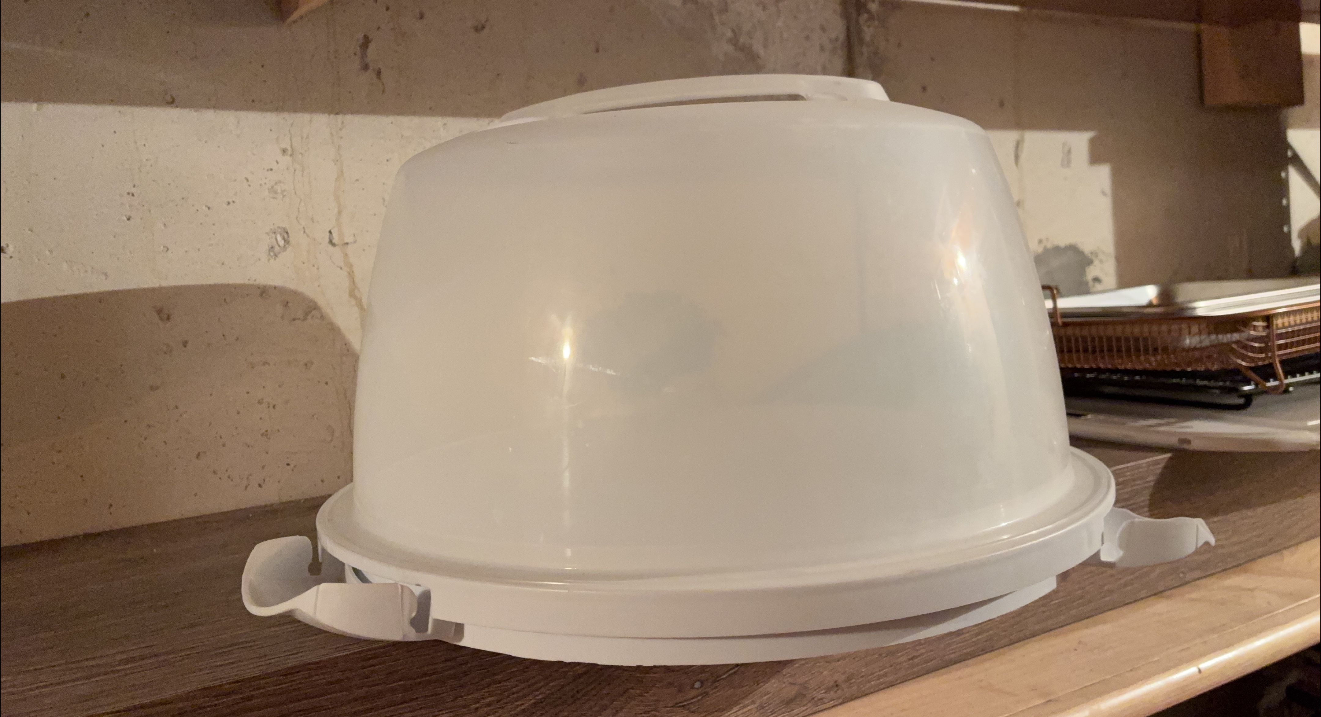 White Plastic Cake Carrier with Lid