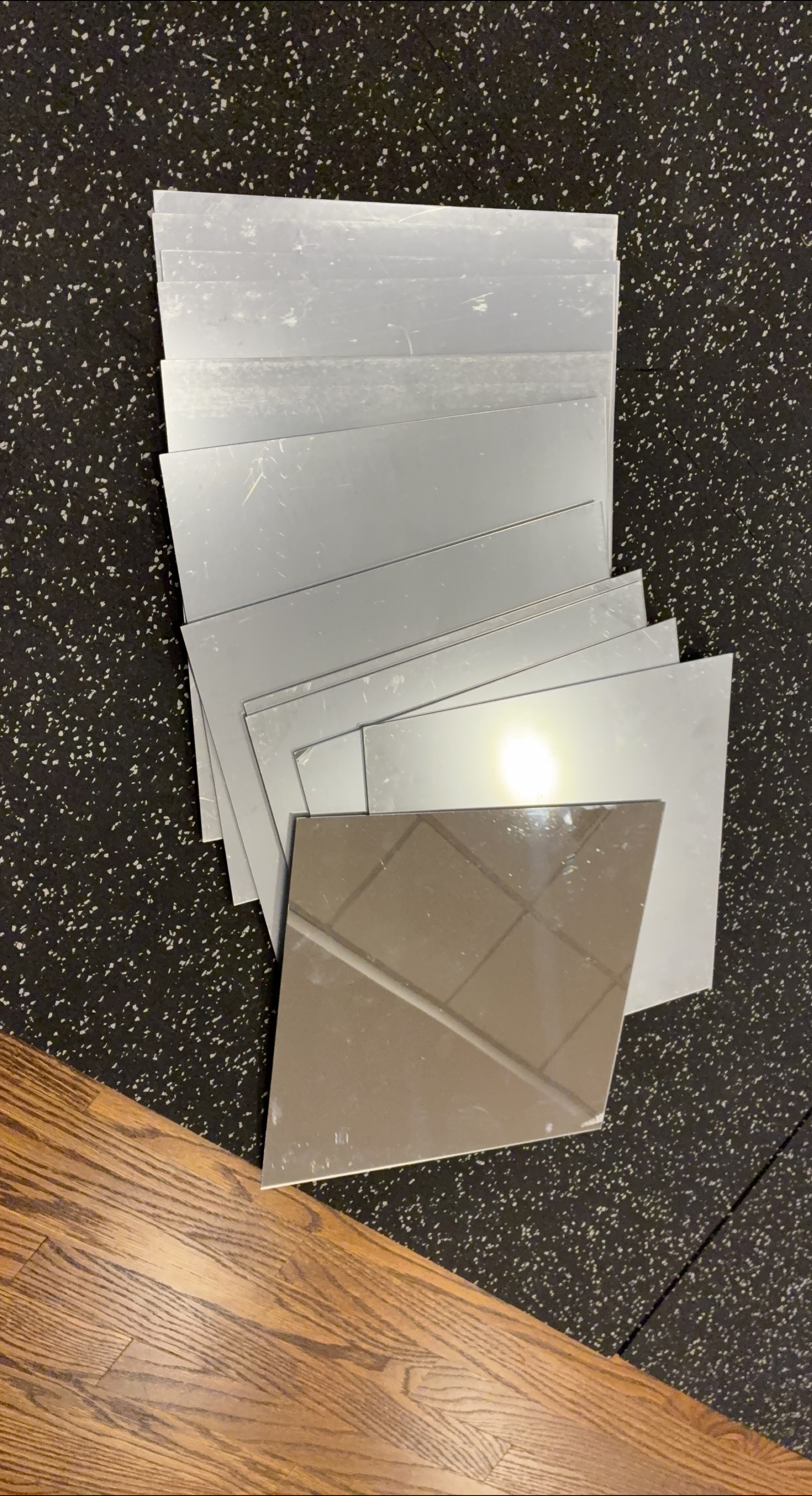 32 plastic mirrors