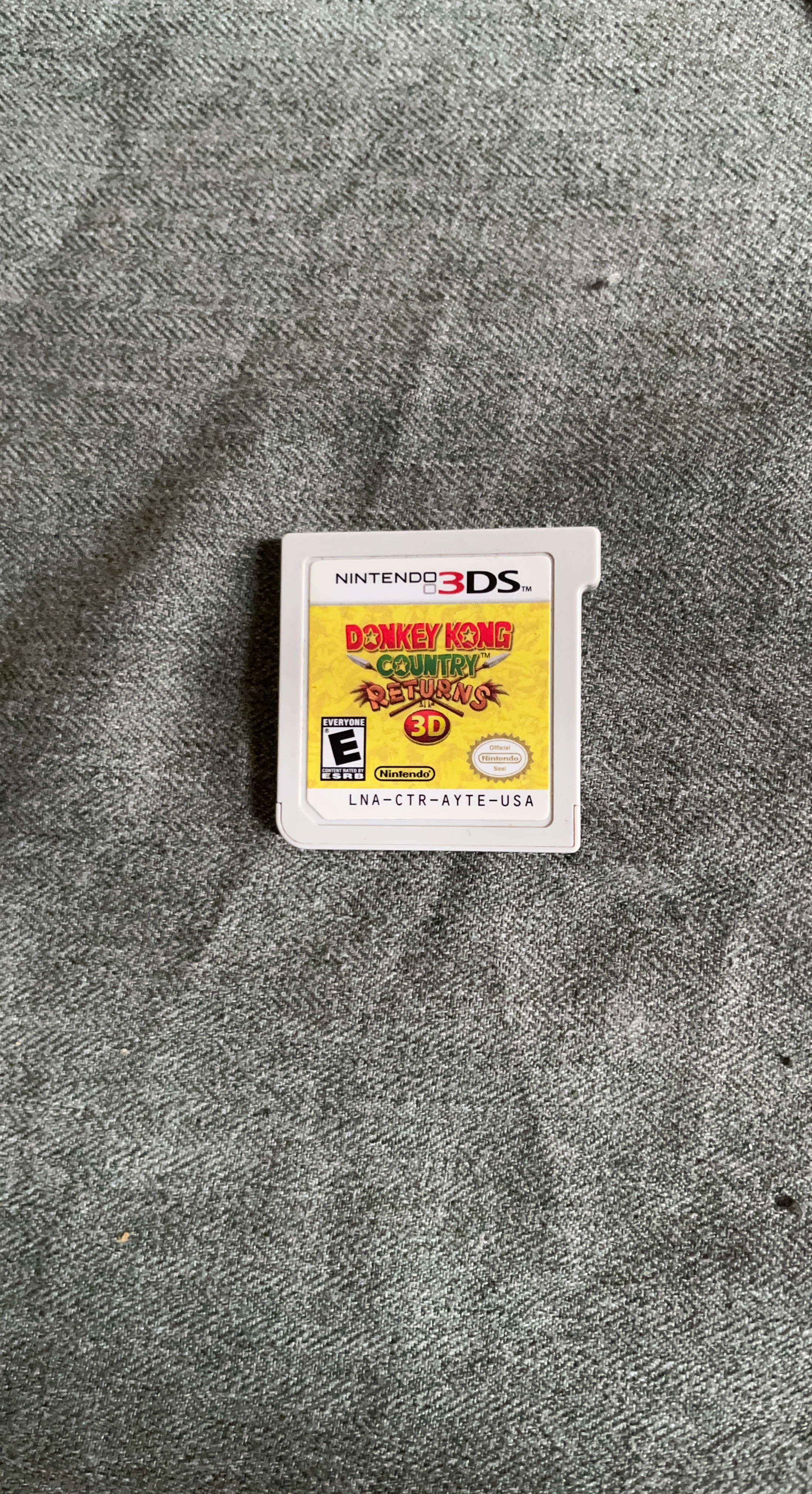 Nintendo 3DS Donkey Kong Country Returns 3D Game Cartridge