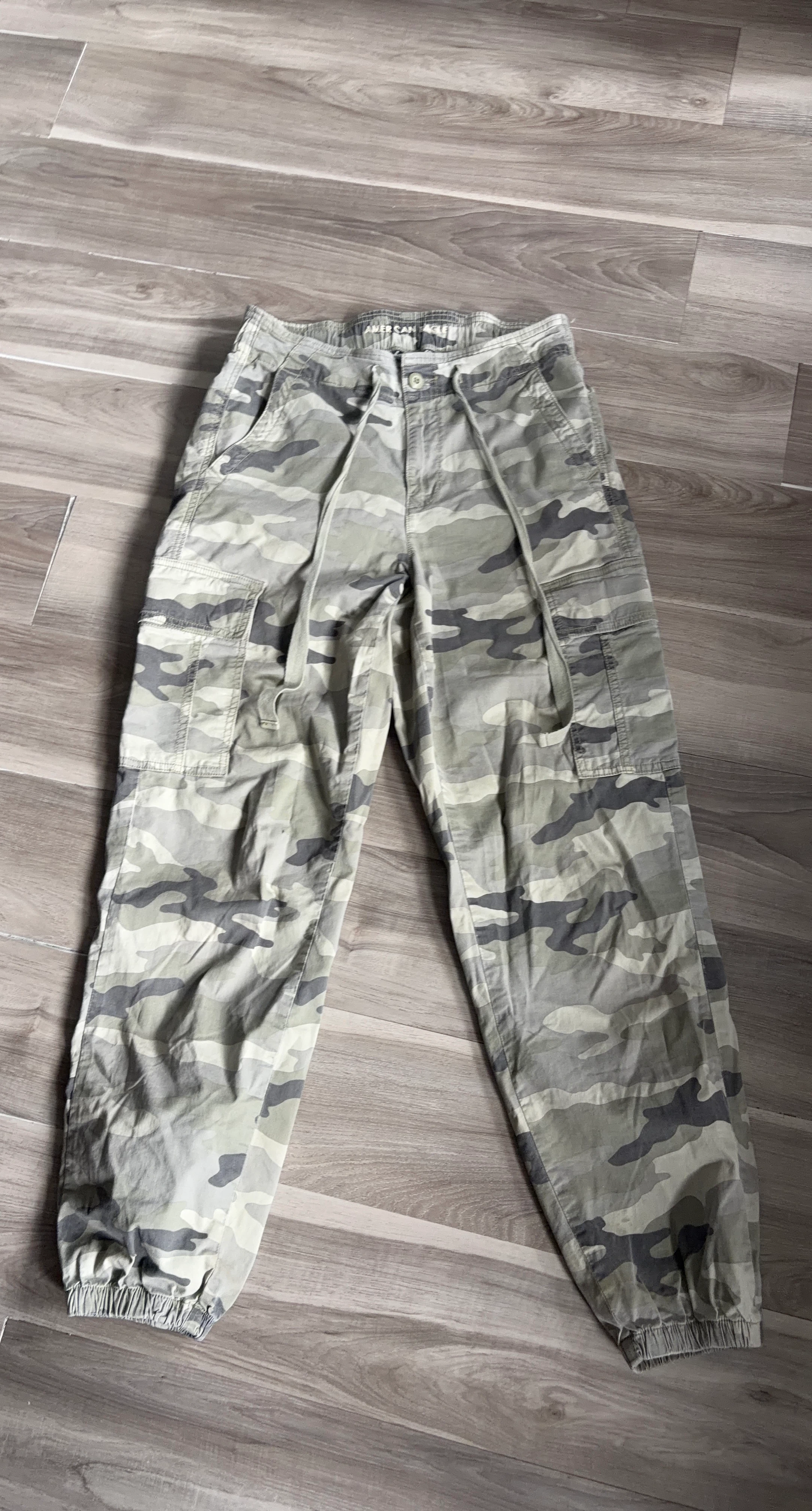 American Eagle Camo Cargo Jogger Pants