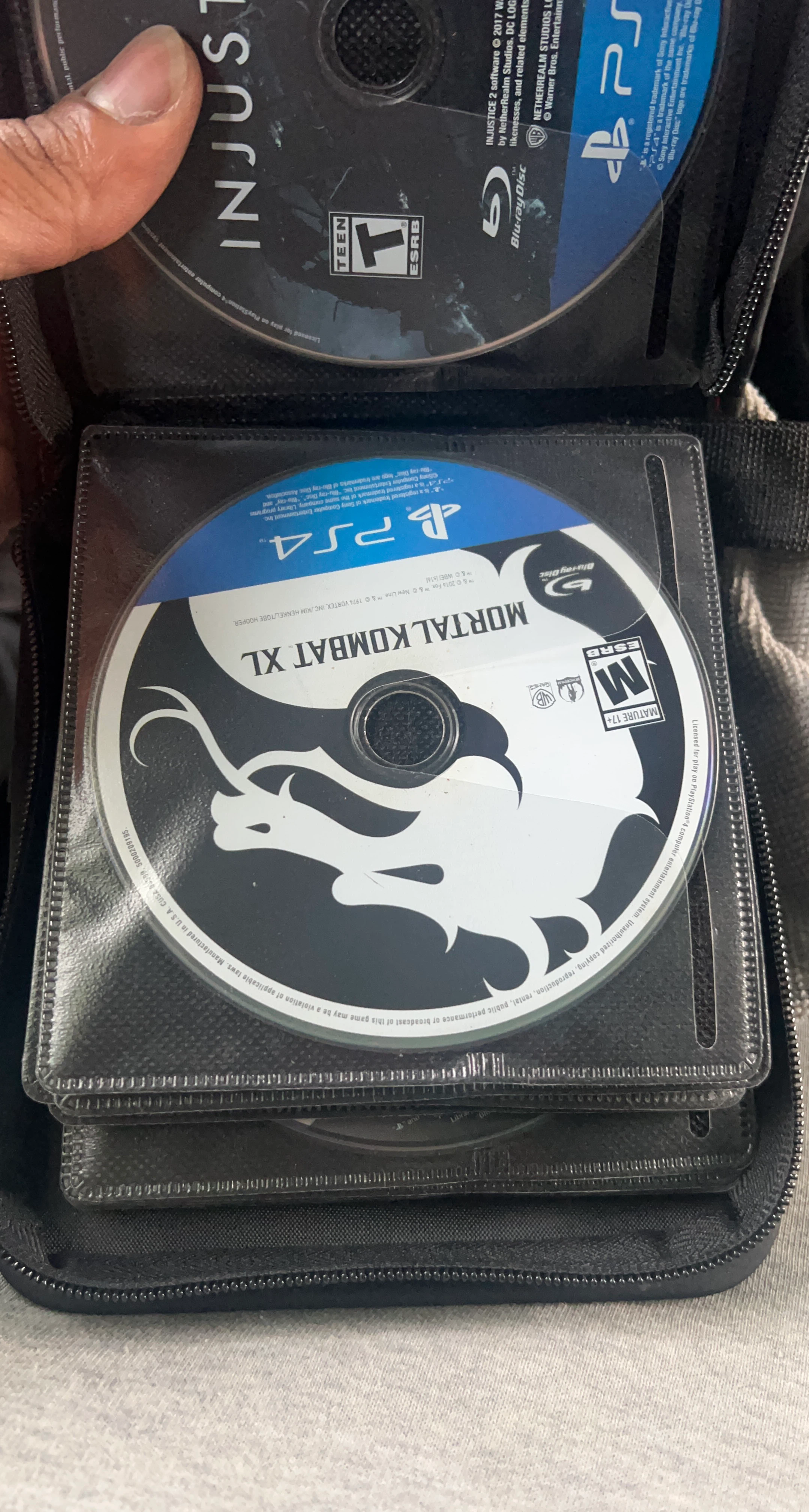 Mortal Kombat XL - PS4 Blu-ray Disc