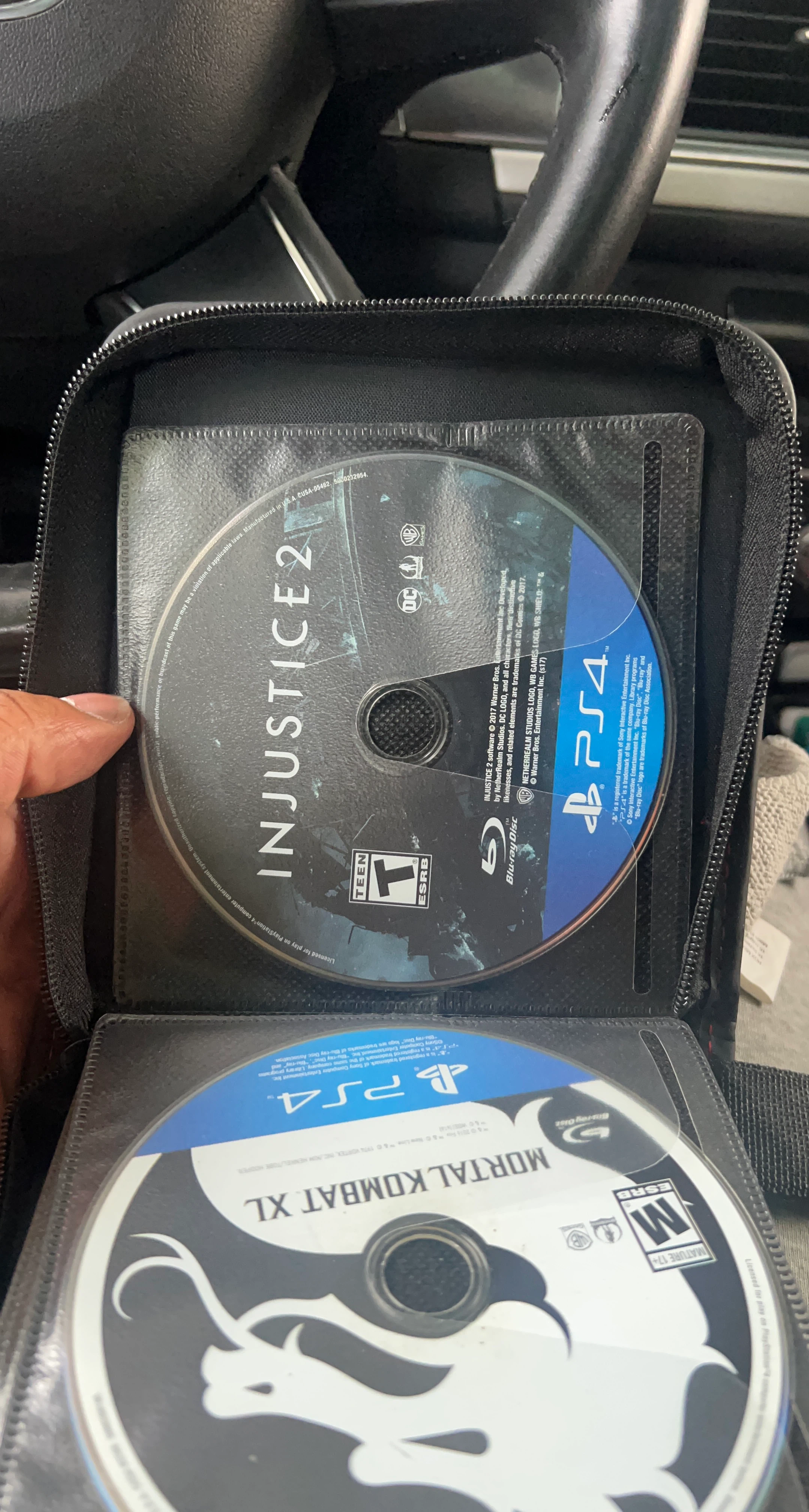 PS4 Games - Injustice 2 & Mortal Kombat XL