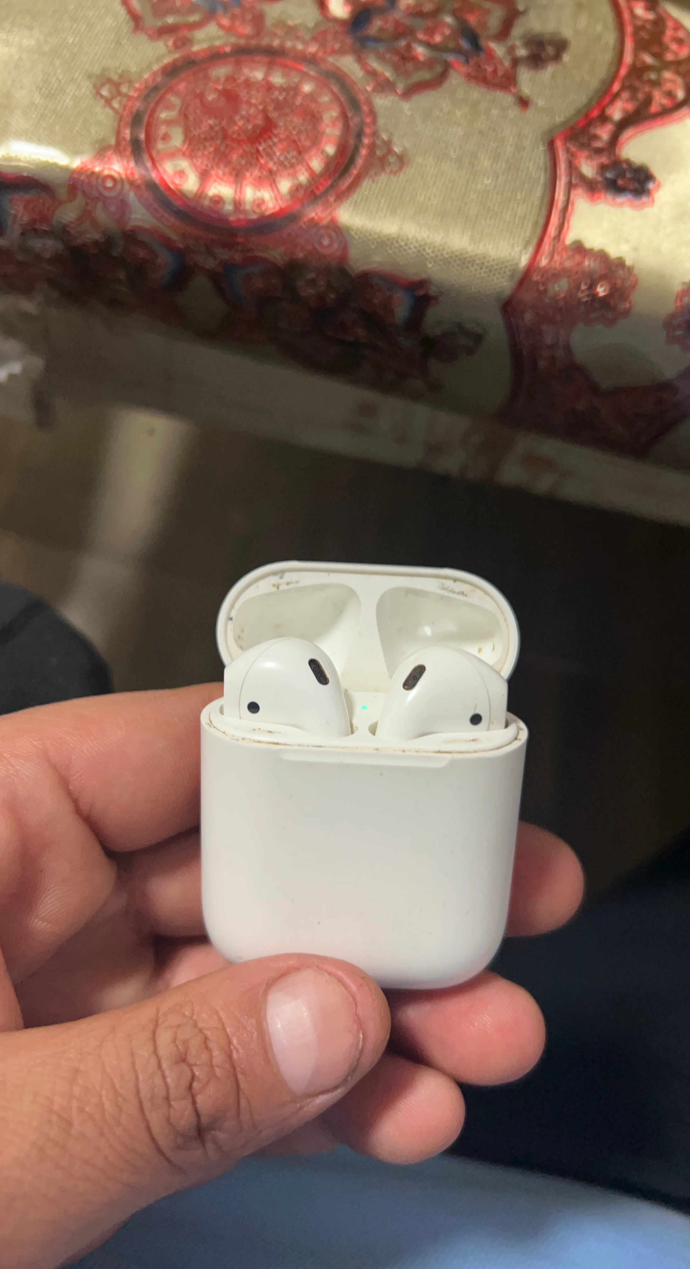 Apple AirPods (2nd Gen)