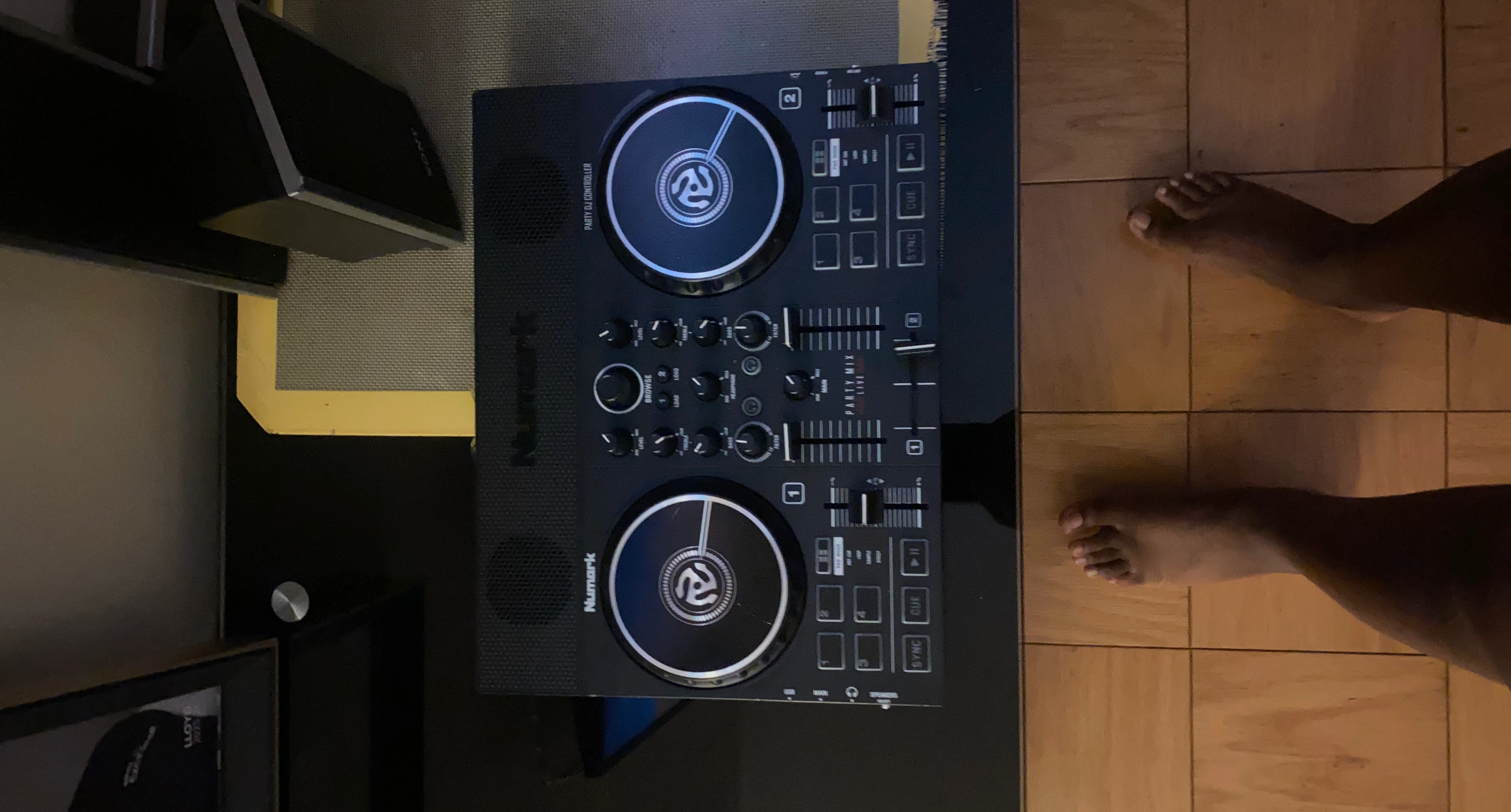 Numark Party DJ Controller