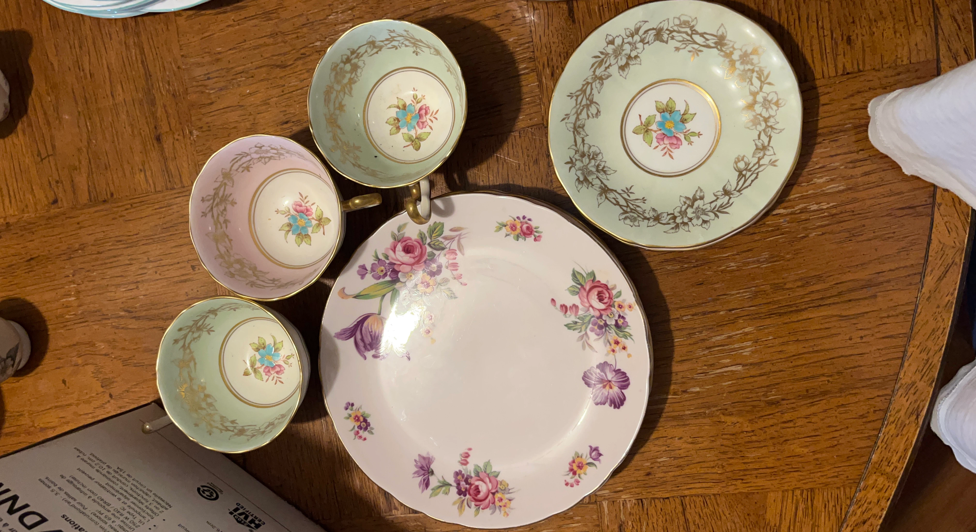 Vintage Floral Teacups and Saucer Set