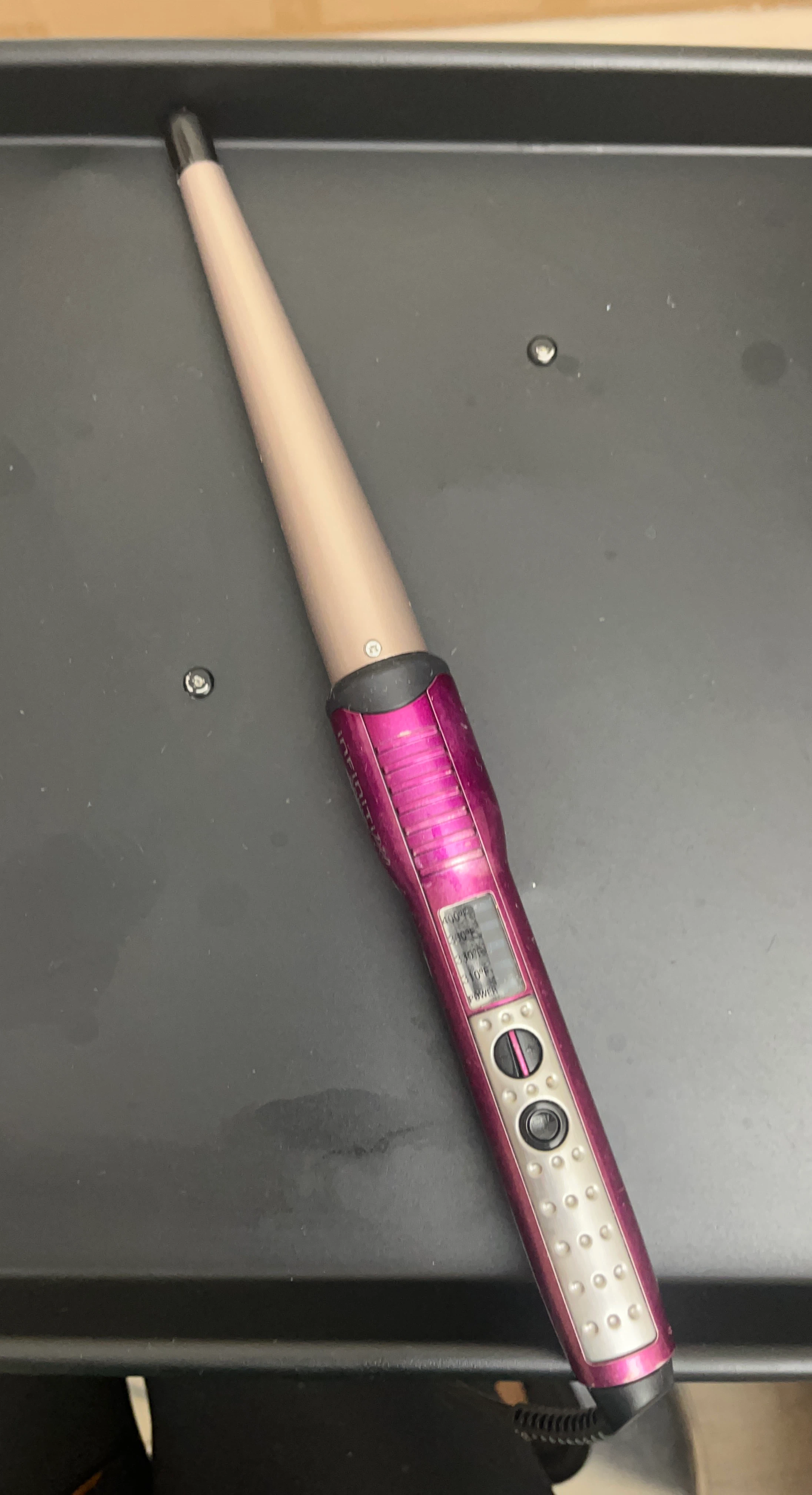 INFINITI PRO BY CONAIR 1 1/4" Tapered Curling Wand