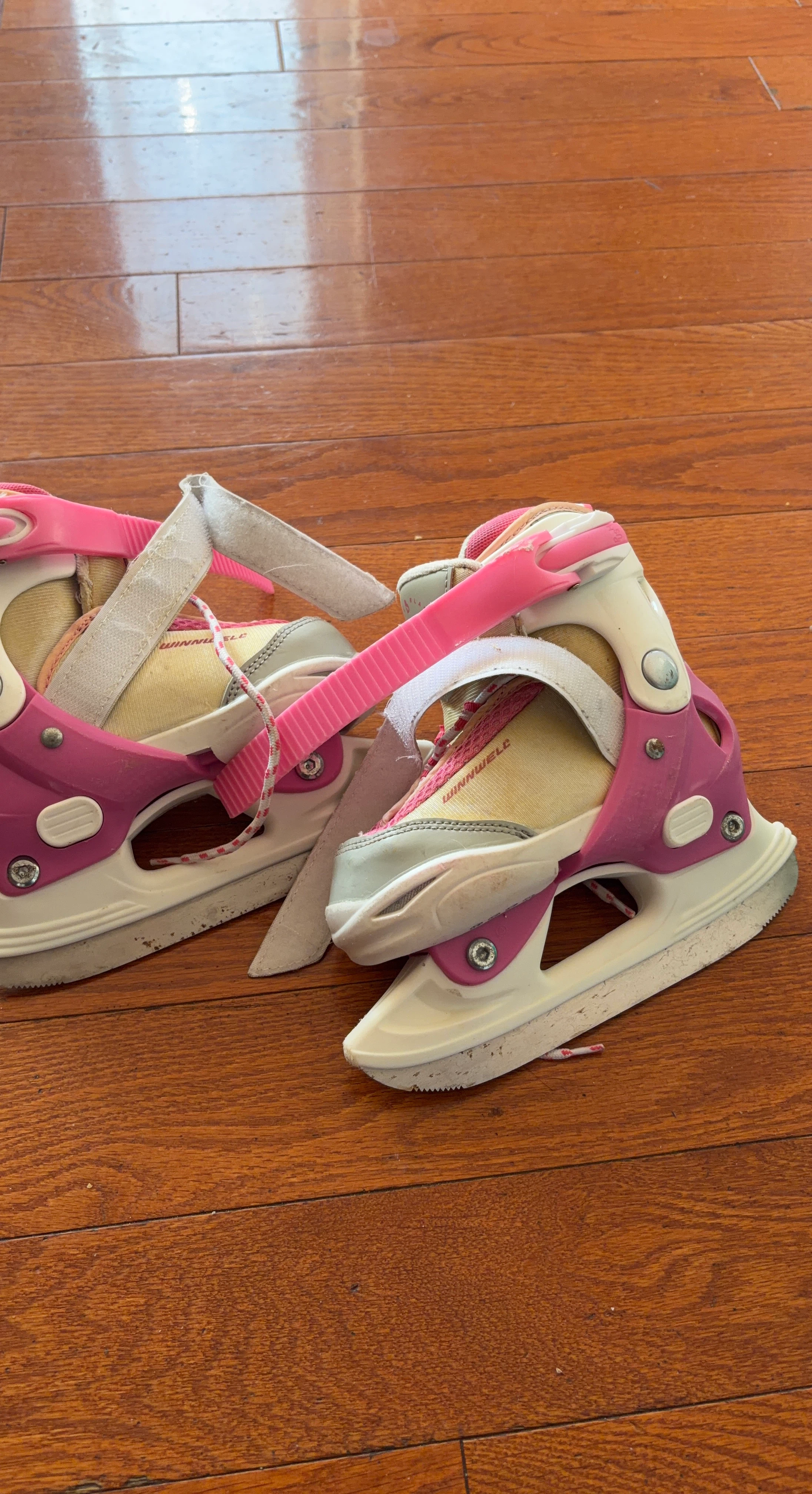Adjustable Figure Skates Y8-Y11 Pink & White