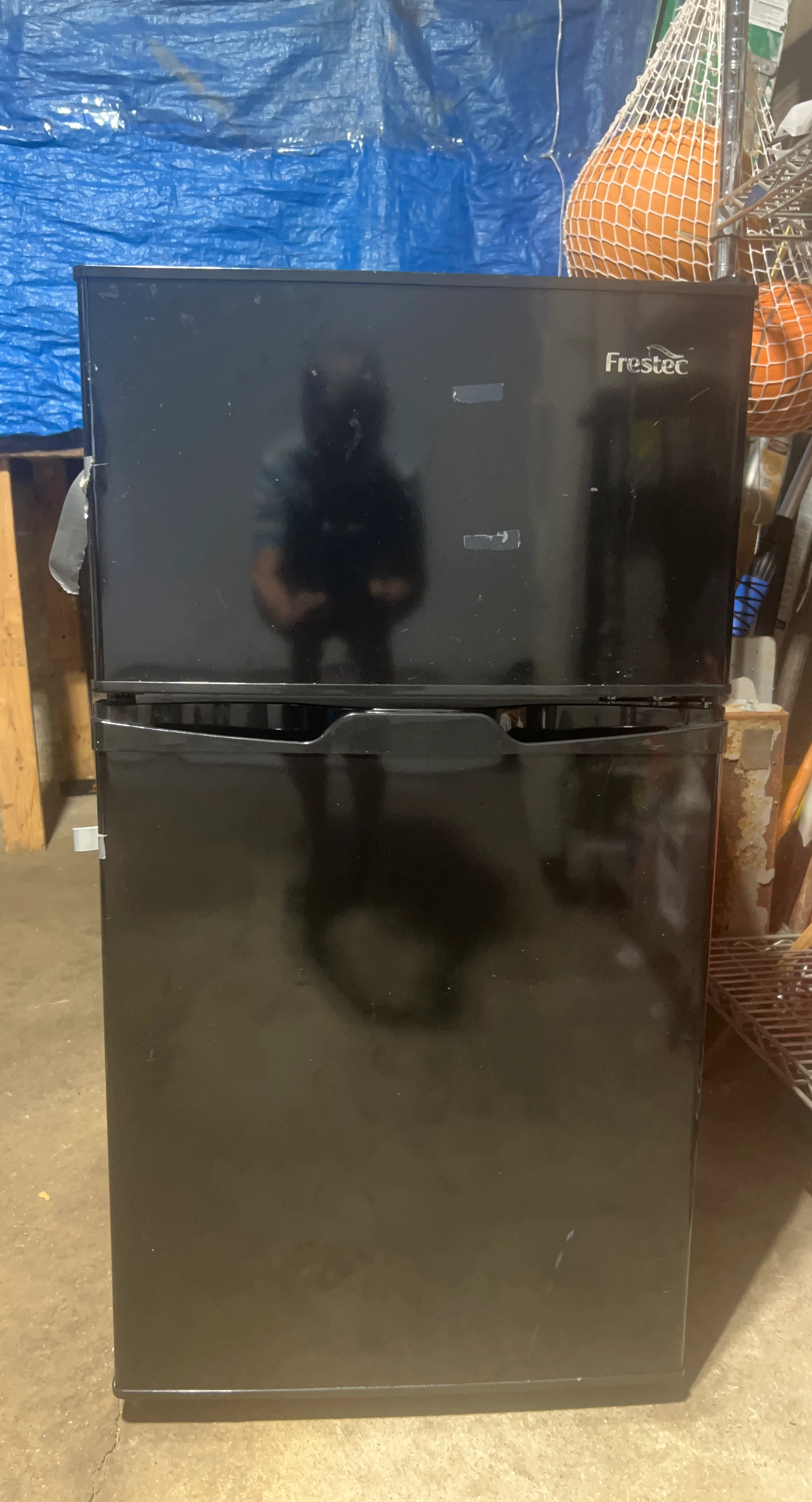 Frestec Compact Refrigerator