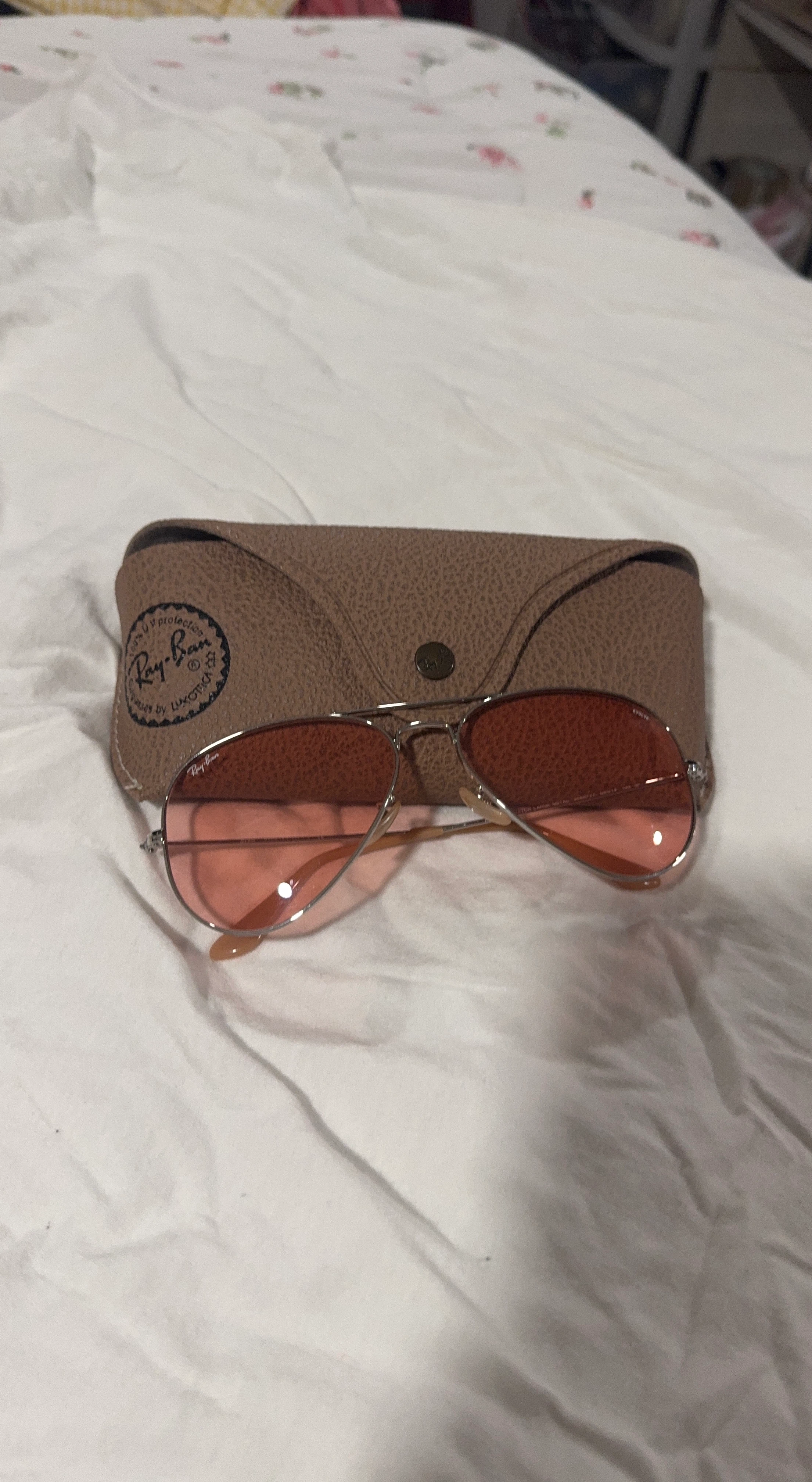 Ray-Ban Aviator Sunglasses with Pink Lenses