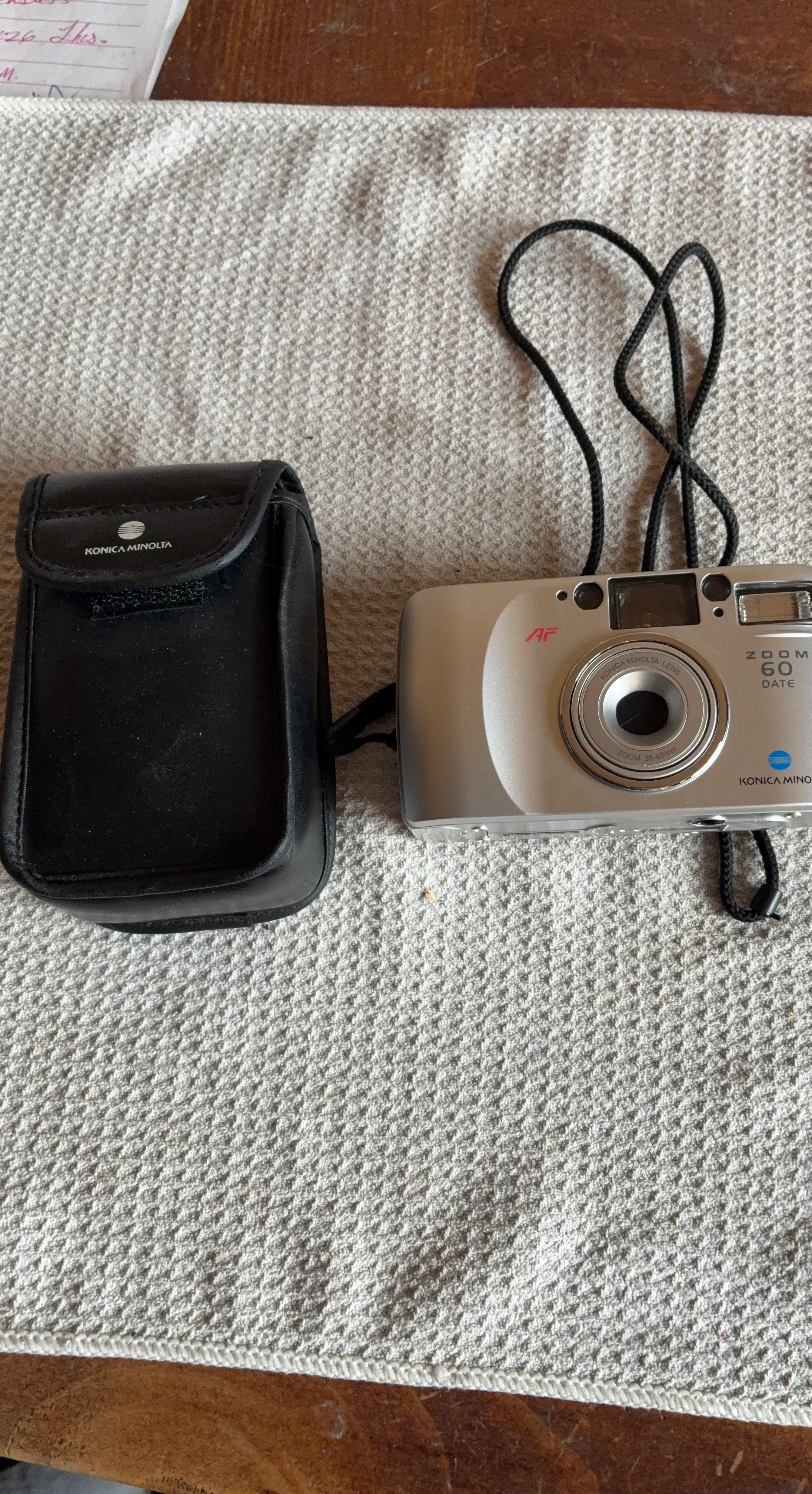 Konica Minolta Zoom 60 Date 35-60mm Camera with Case