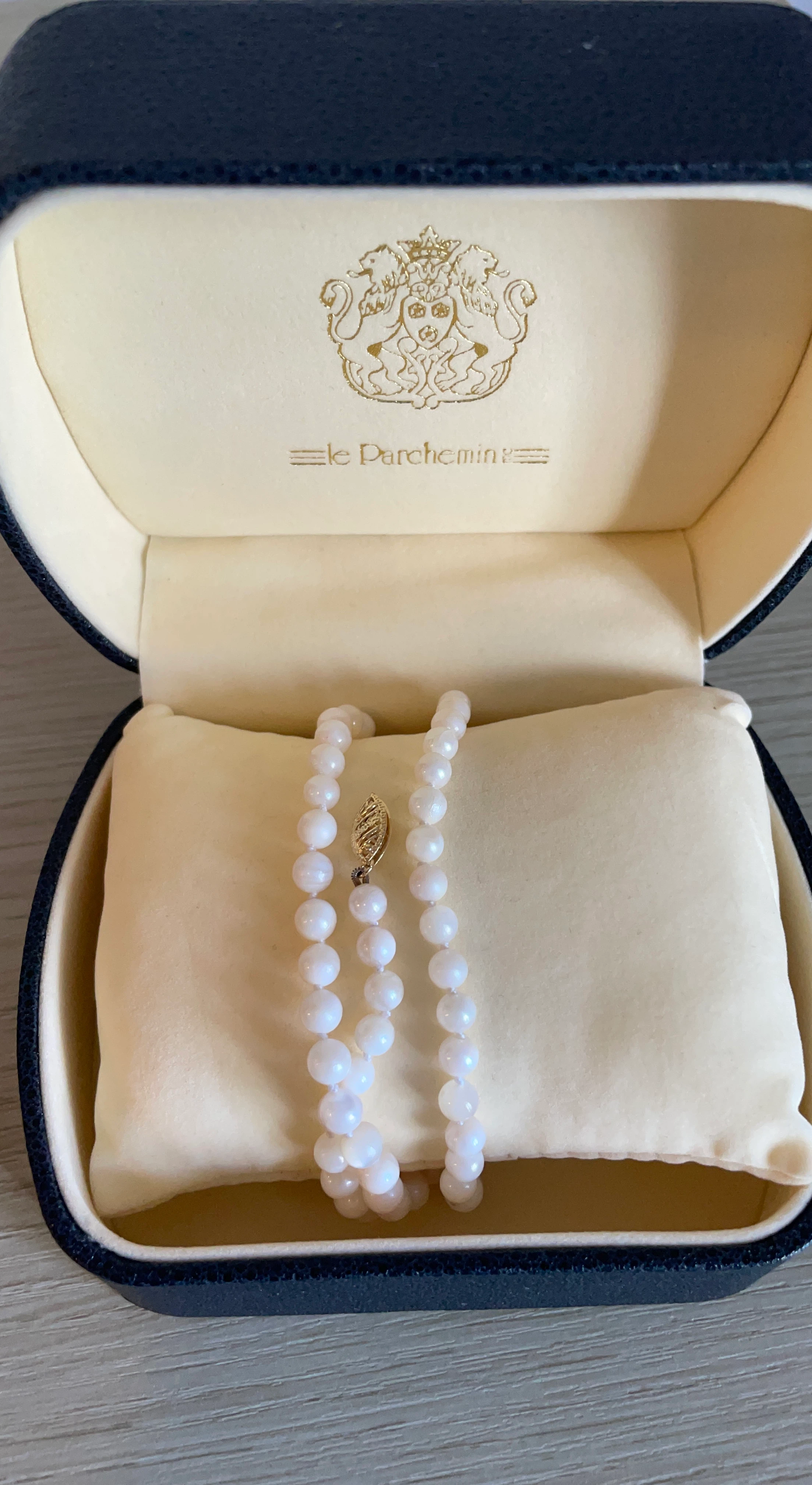 Le Parchemin Necklace with Pearls
