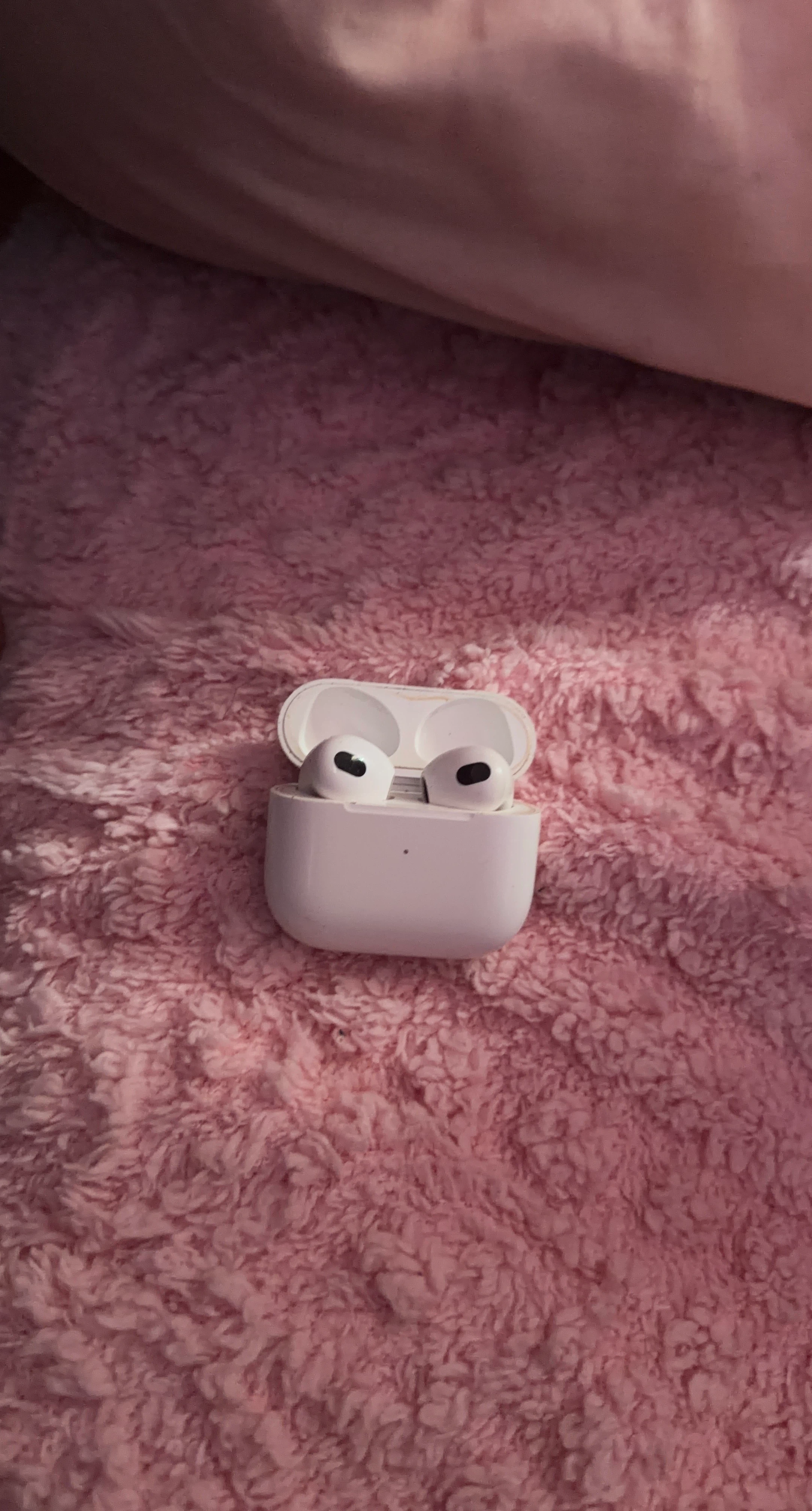 Apple AirPods (3rd Gen)