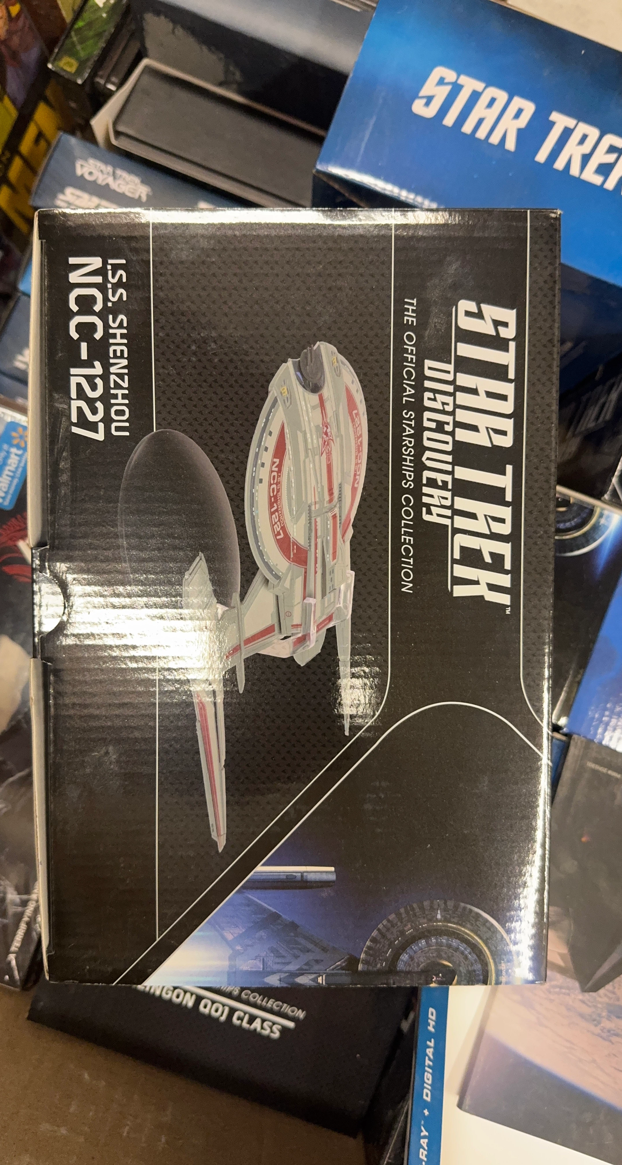 Star Trek Discovery I.S.S. Shenzhou NCC-1227 Starship Collection
