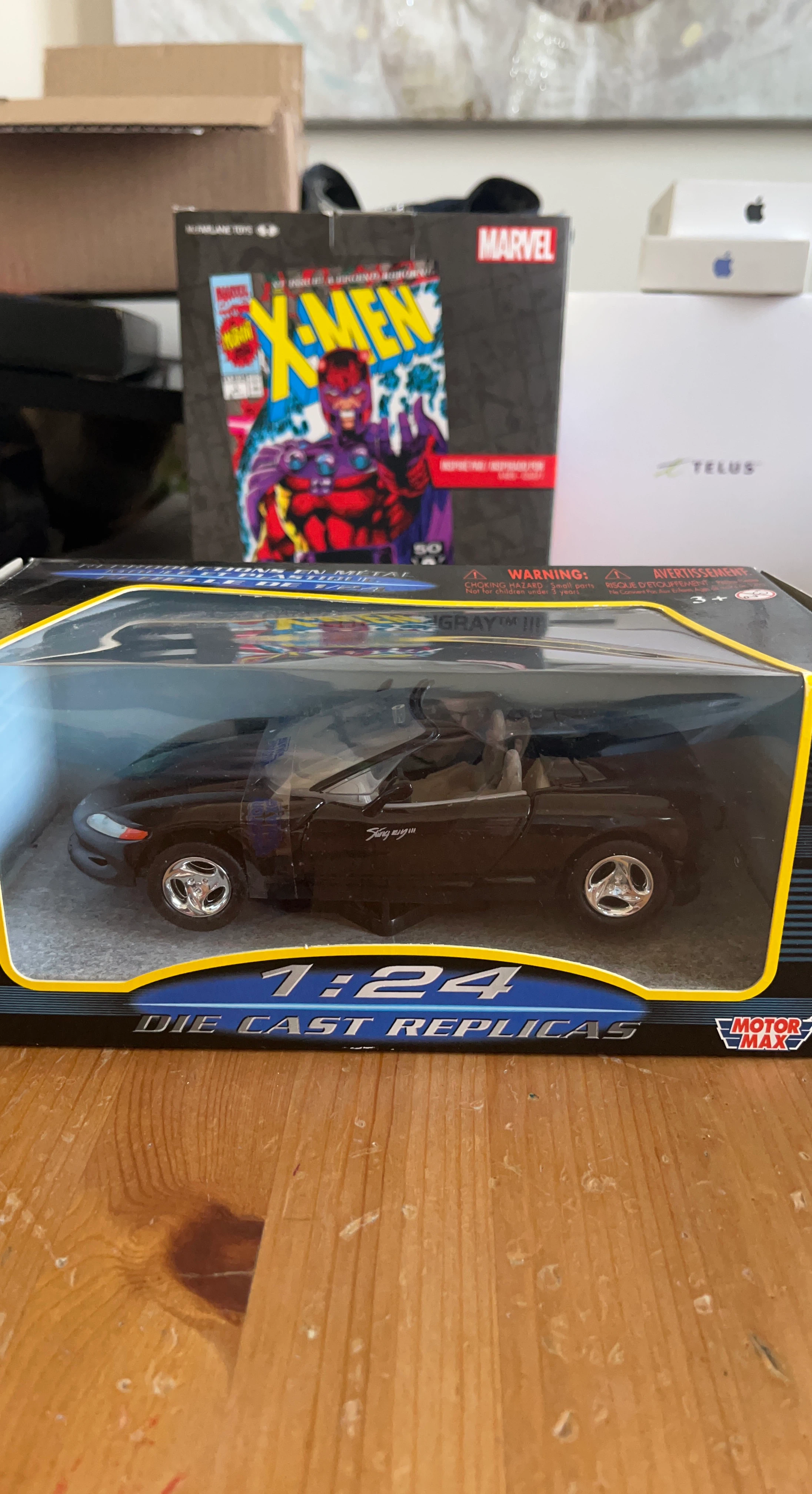 Motor Max 1:24 Die Cast Replicas Black Convertible