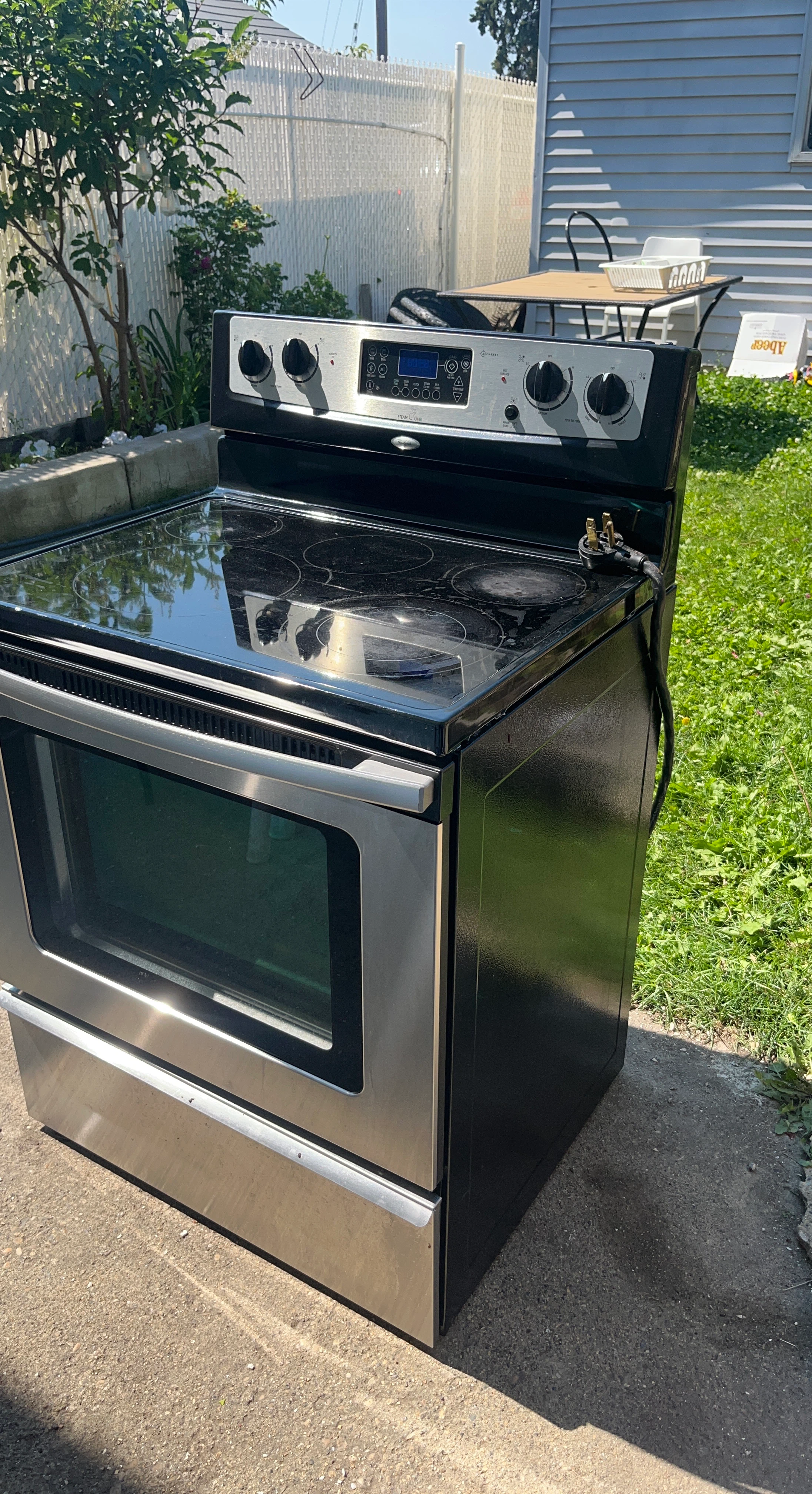 Whirlpool Electric Stove with Glass Top