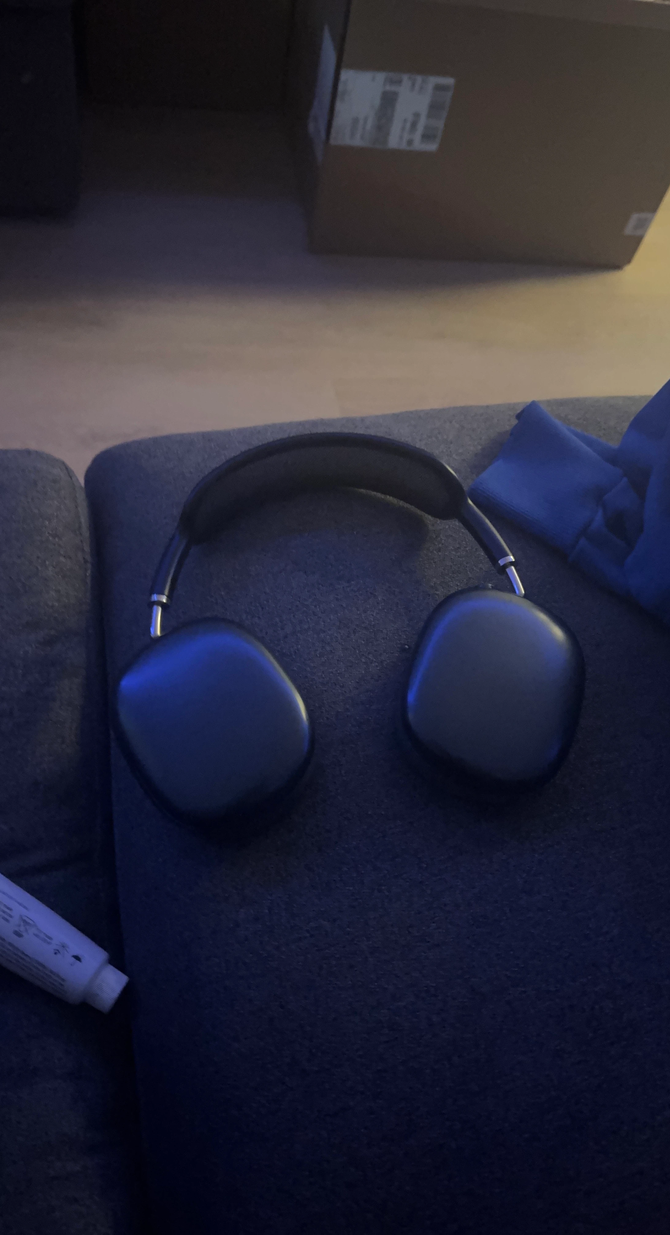 Apple AirPods Max Headphones