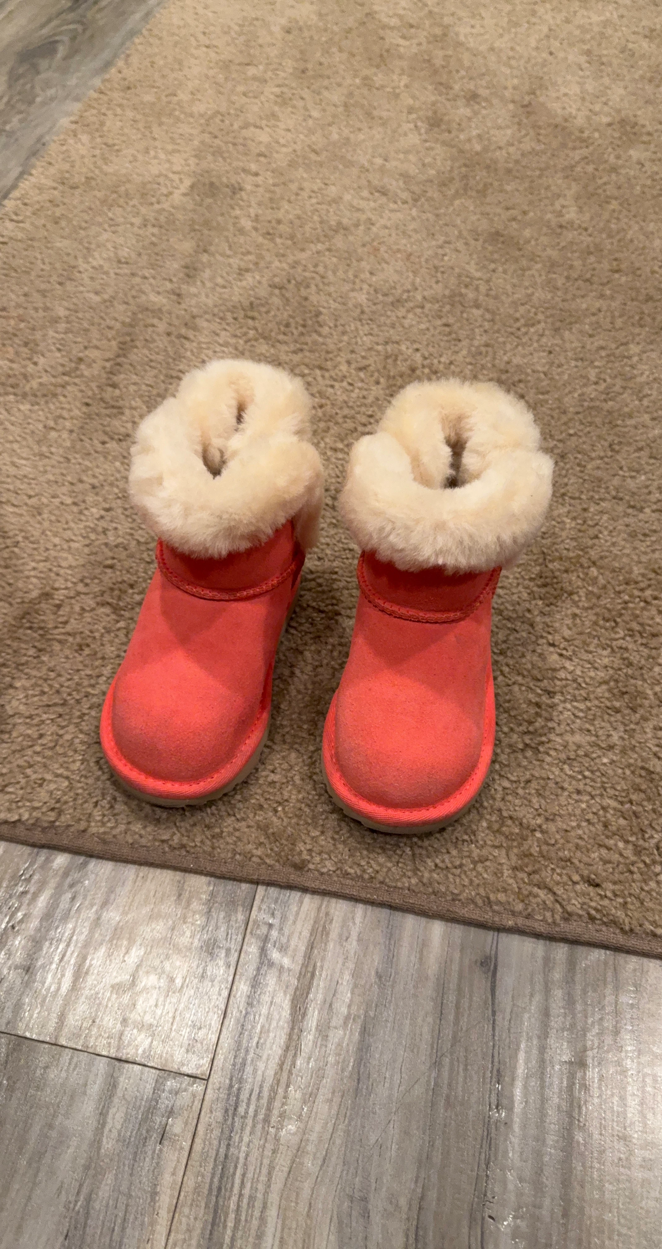UGG T Saniya Shearling Boots Toddler Size 8 Coral