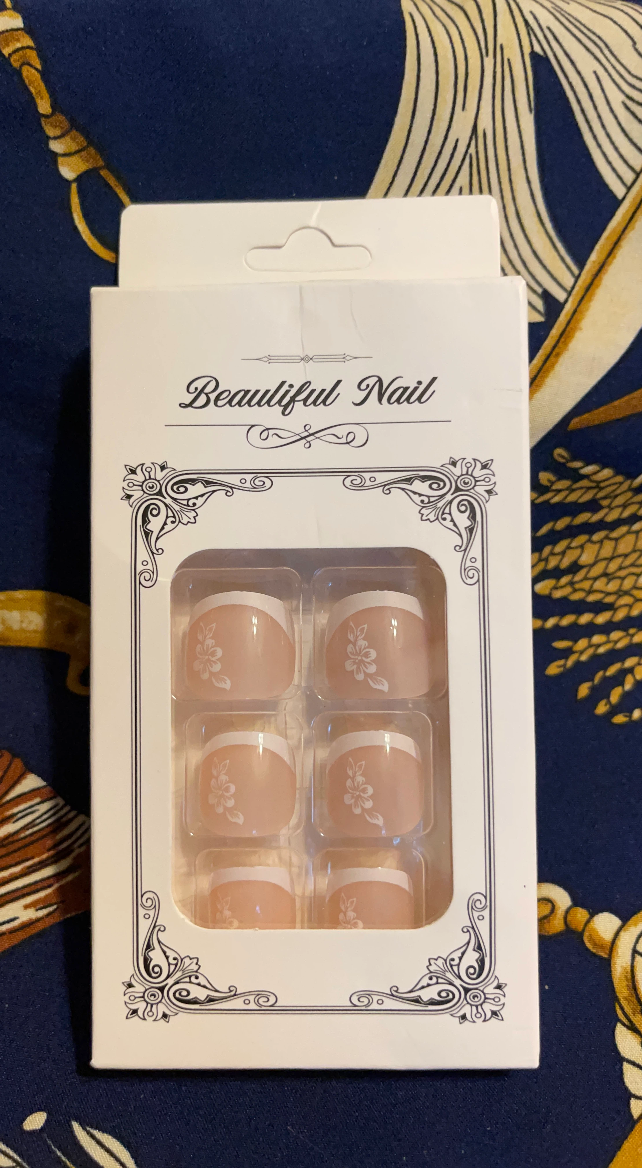 Beautiful Toenails French Tip Press-On Nails